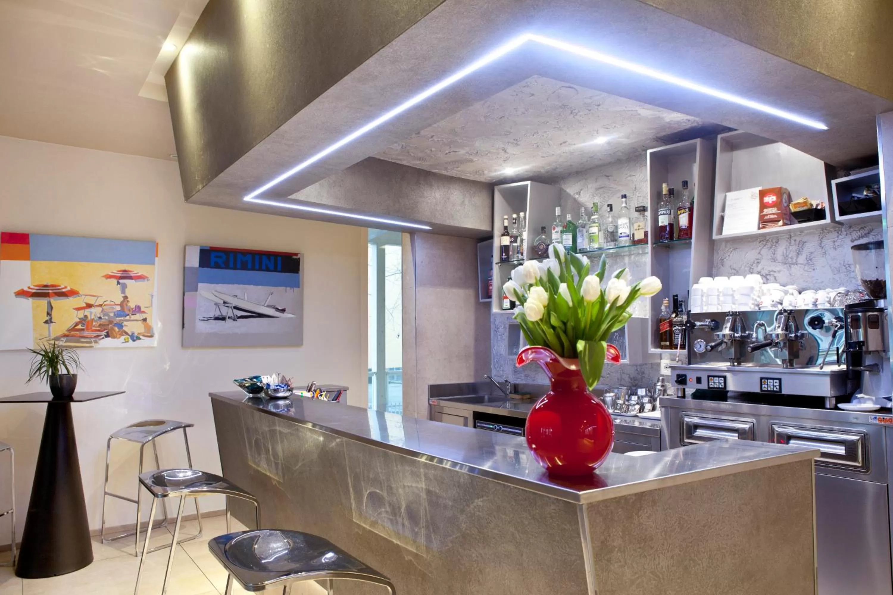 Lounge or bar in L'Hotel