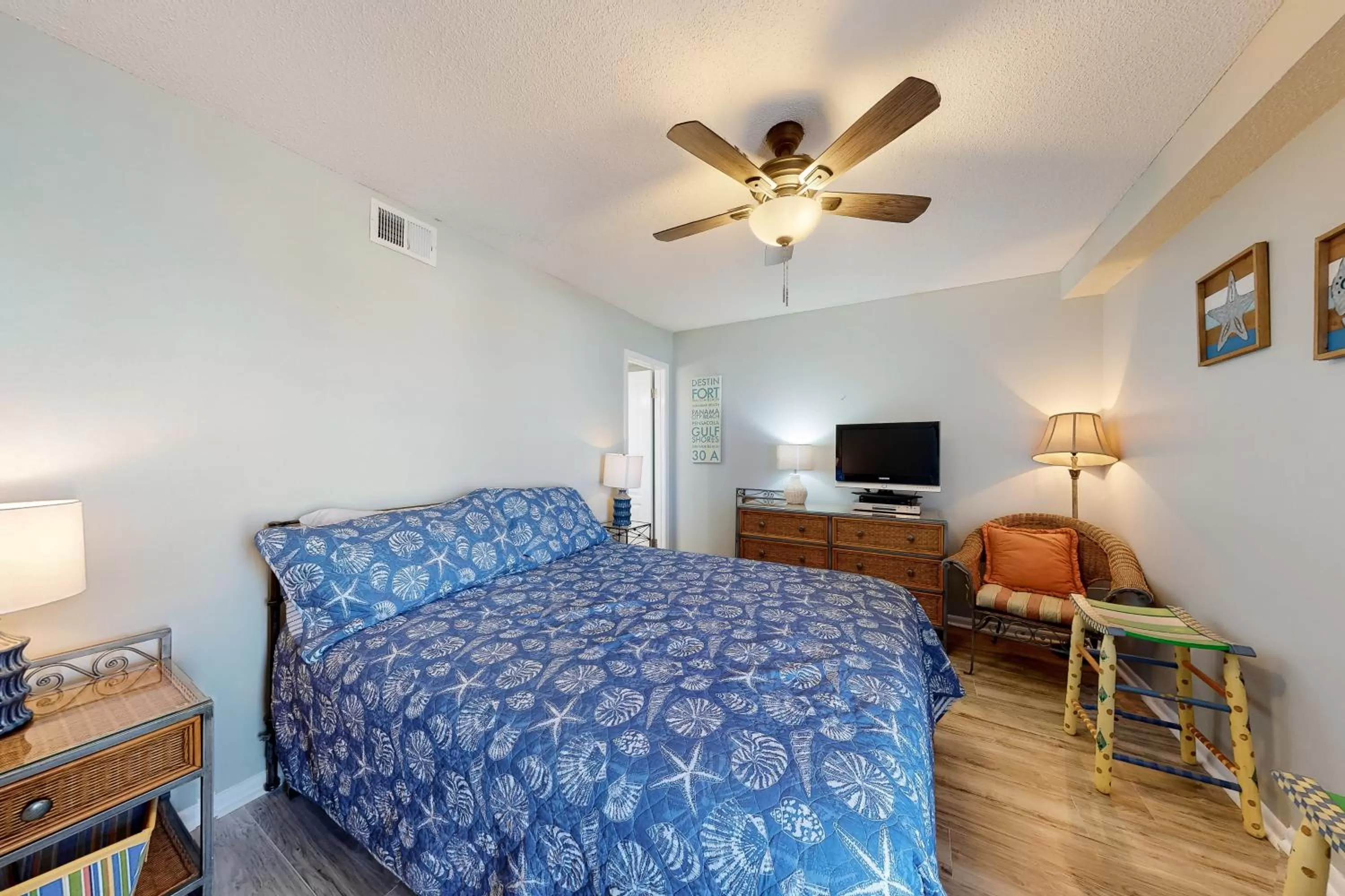 Bed in Island Winds West #578