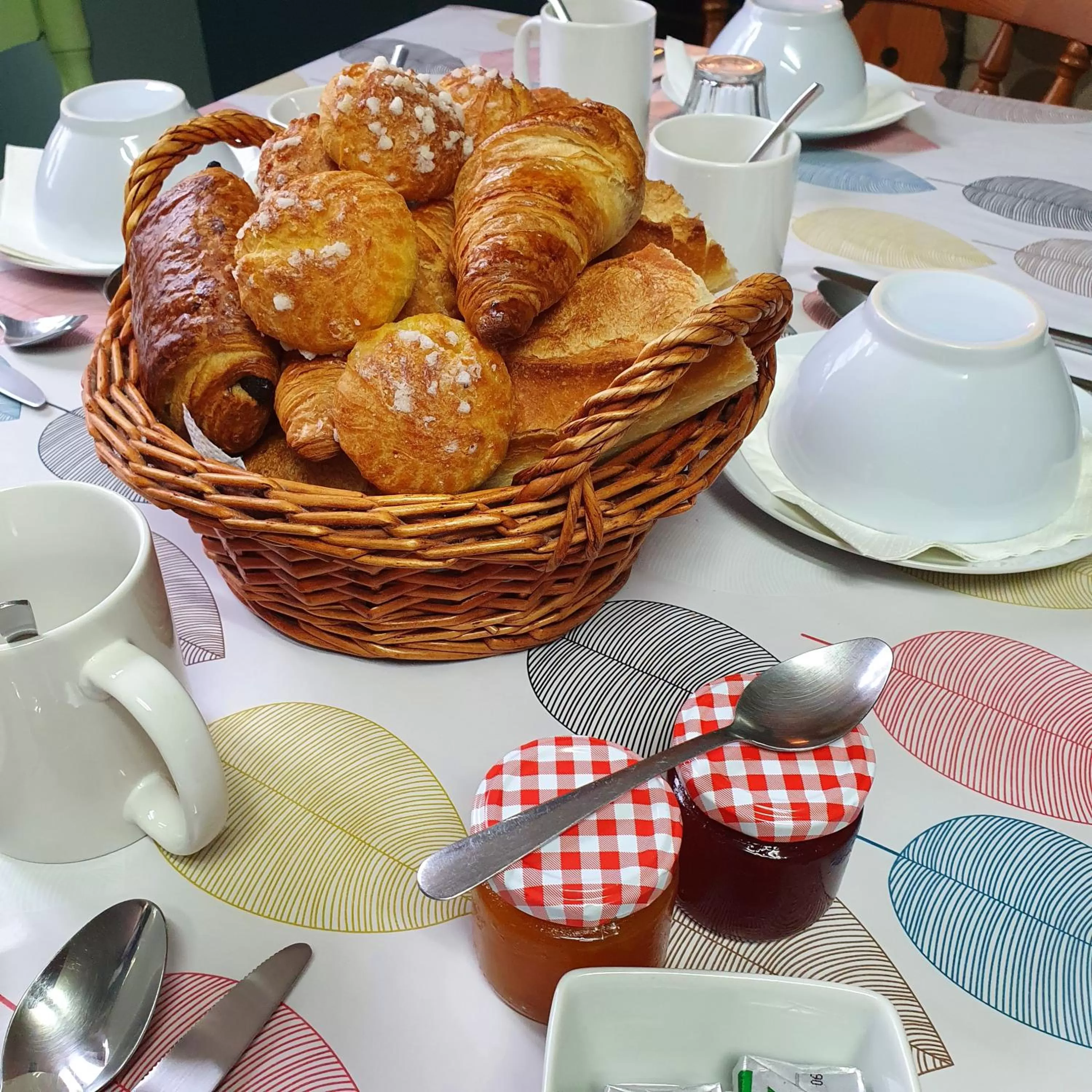 Buffet breakfast in Chambres Dhôtes Numéro 1