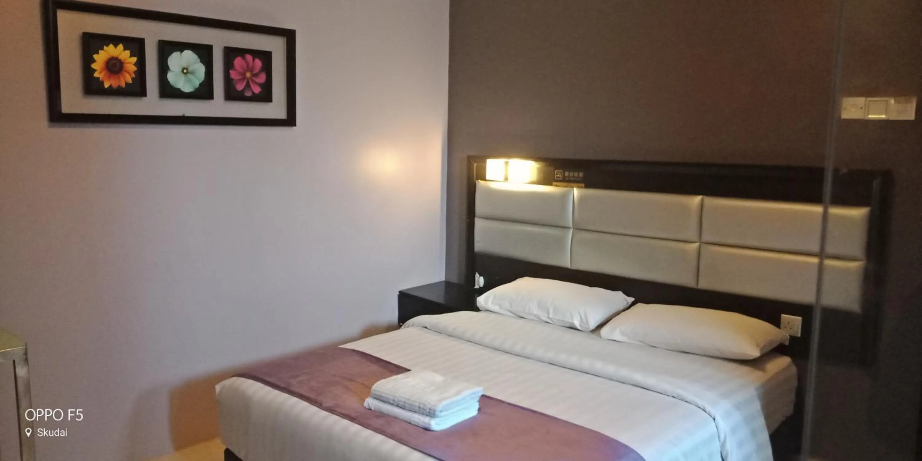 Photo of the whole room, Bed in T Hotel Johor Bahru