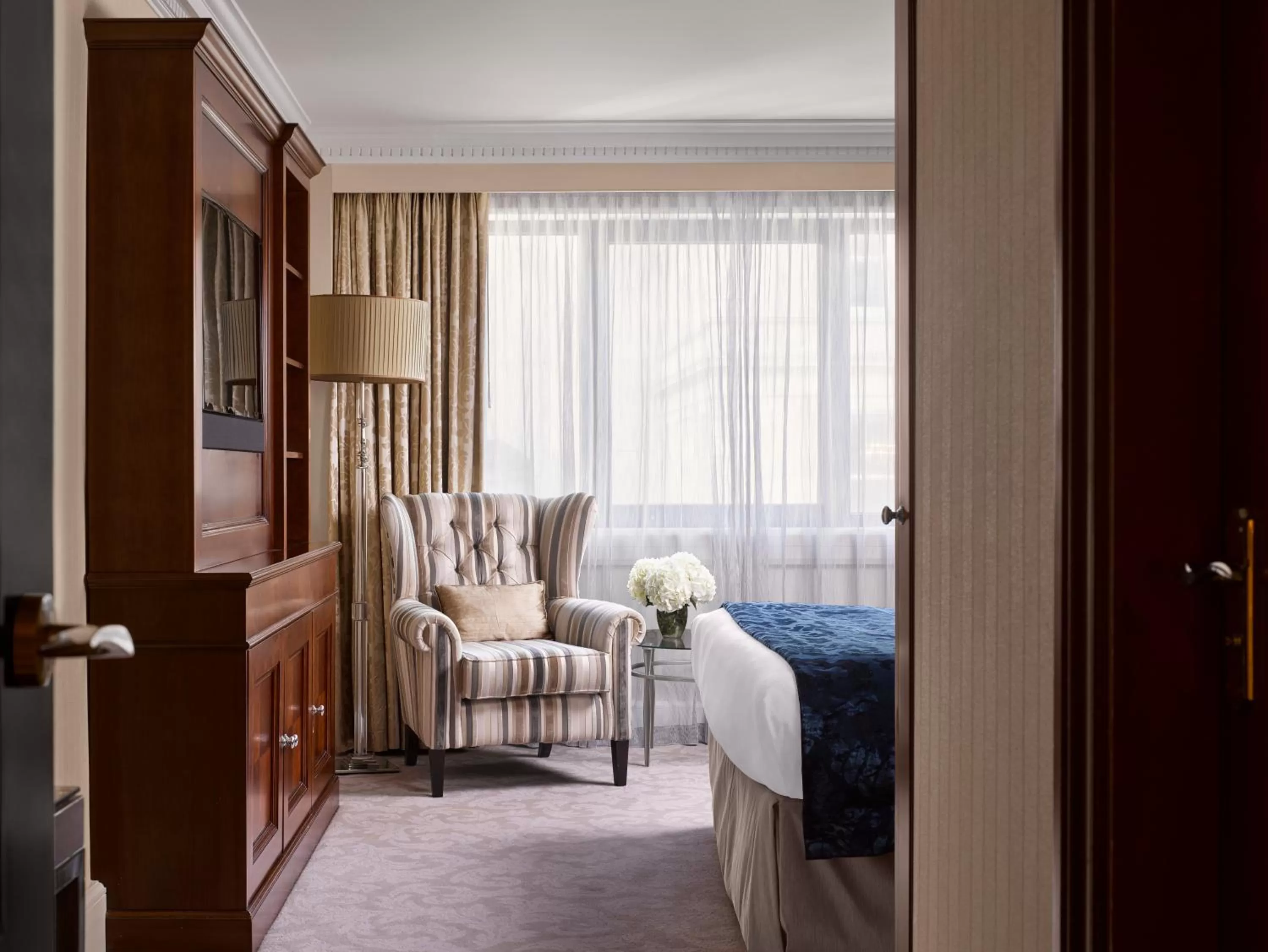 Bedroom, Bed in InterContinental London Park Lane by IHG