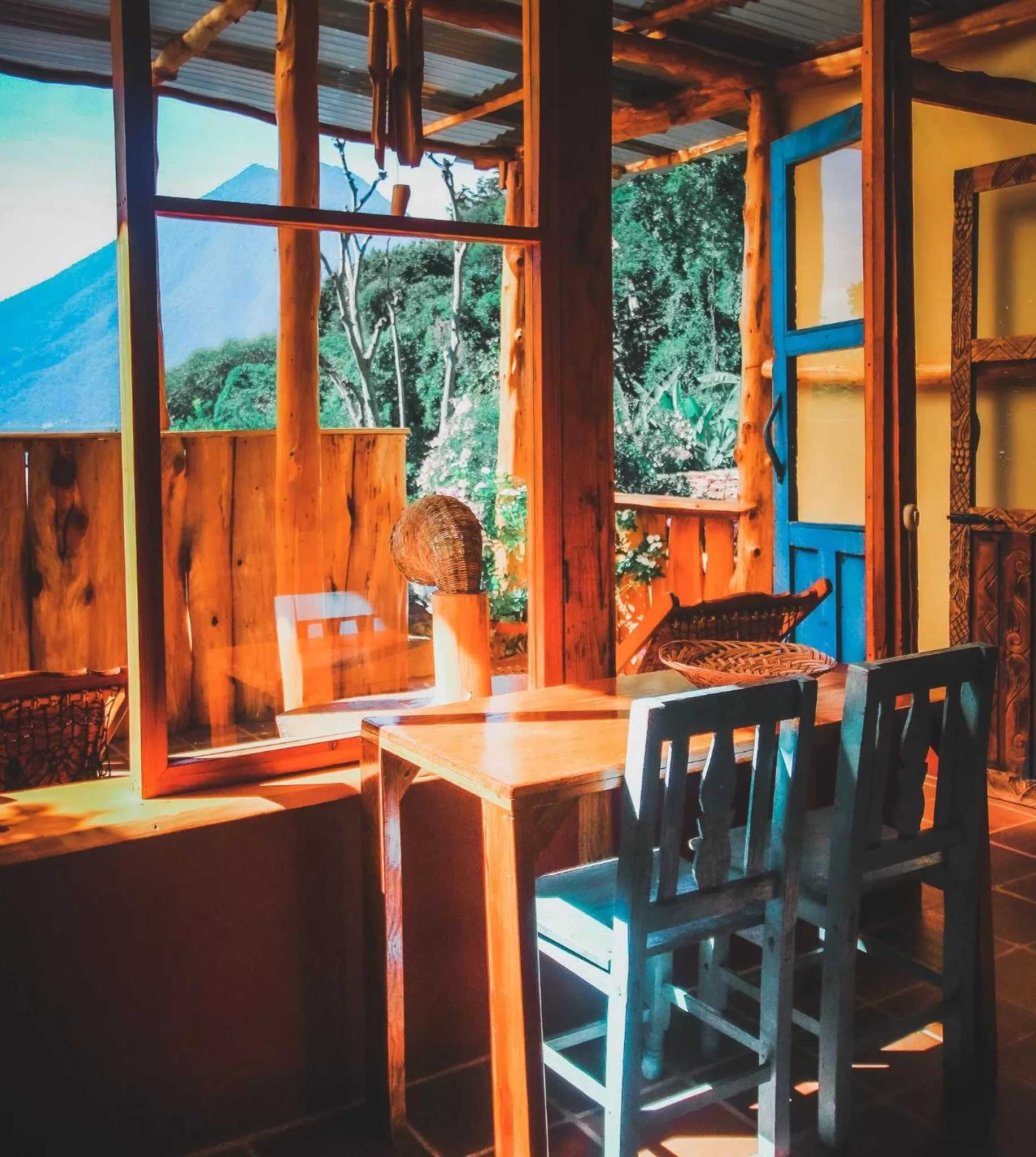 Breakfast in Lush Atitlán