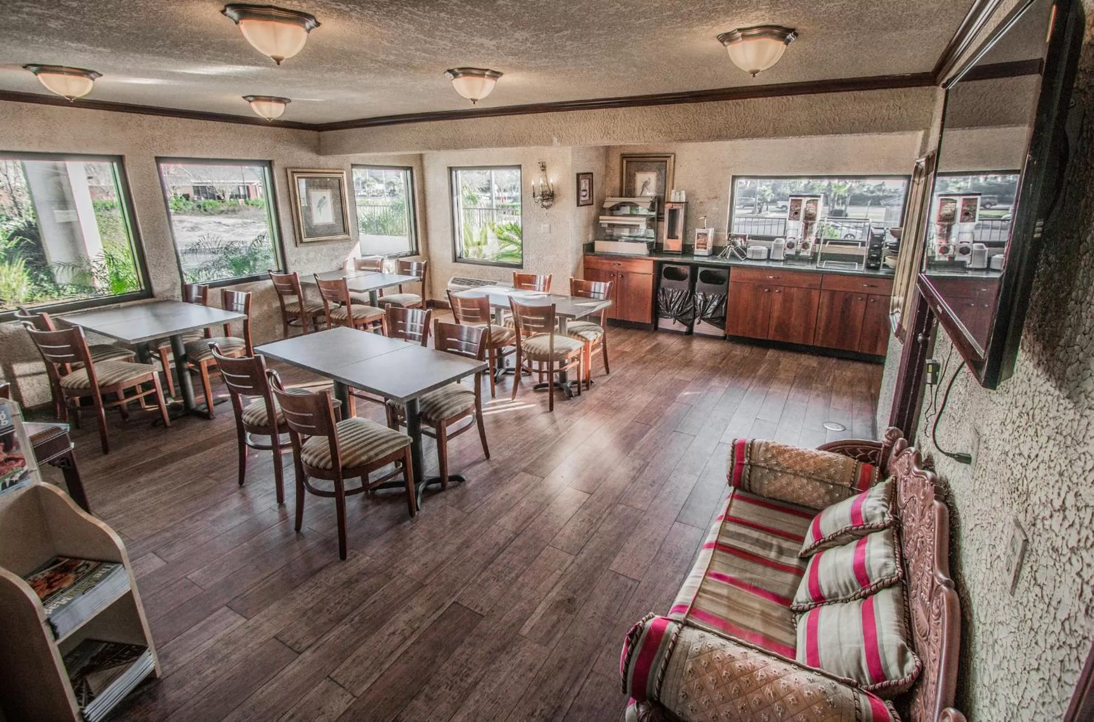 Continental breakfast in Days Inn by Wyndham Destin