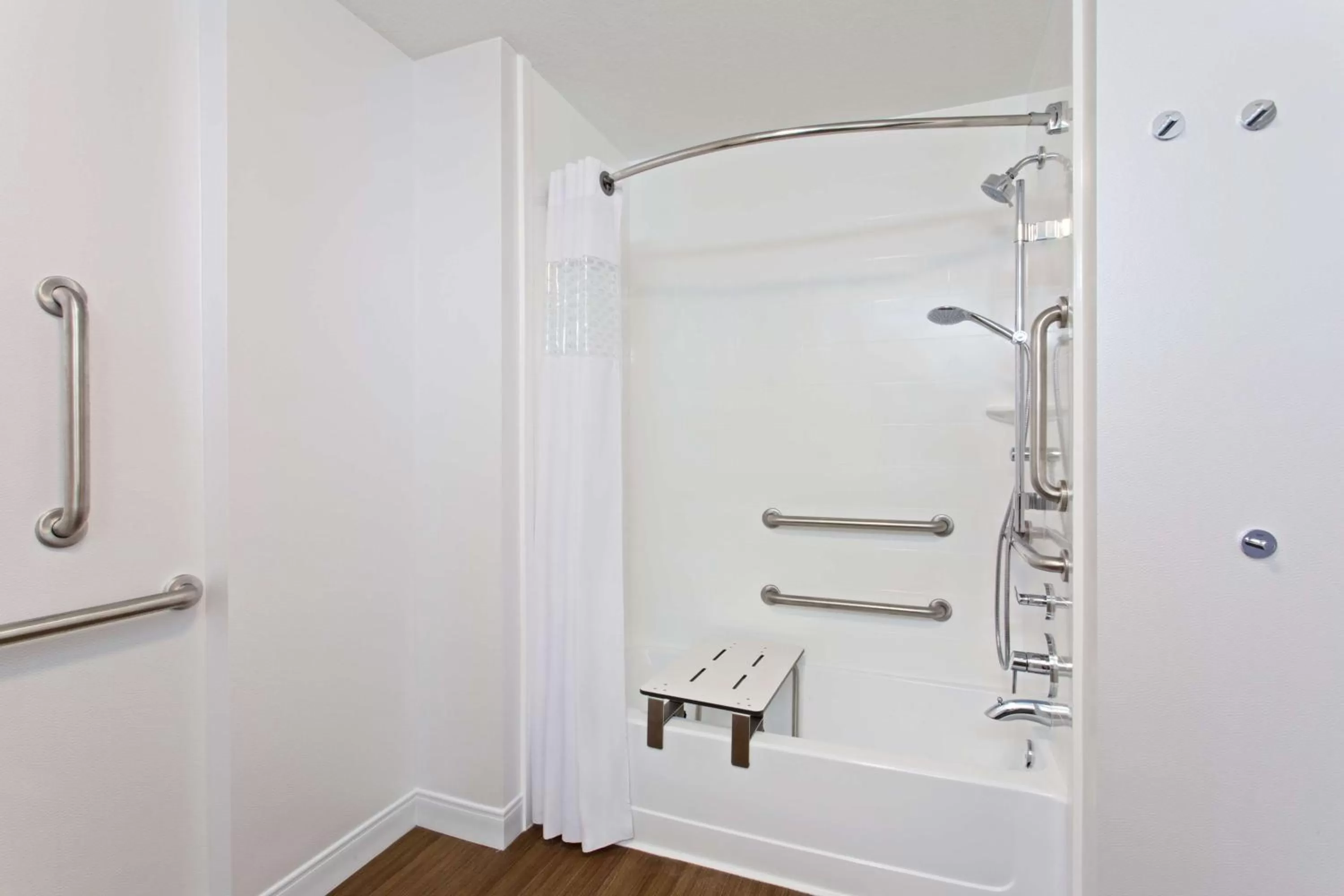 Bathroom in Hampton Inn Sault Ste Marie, MI