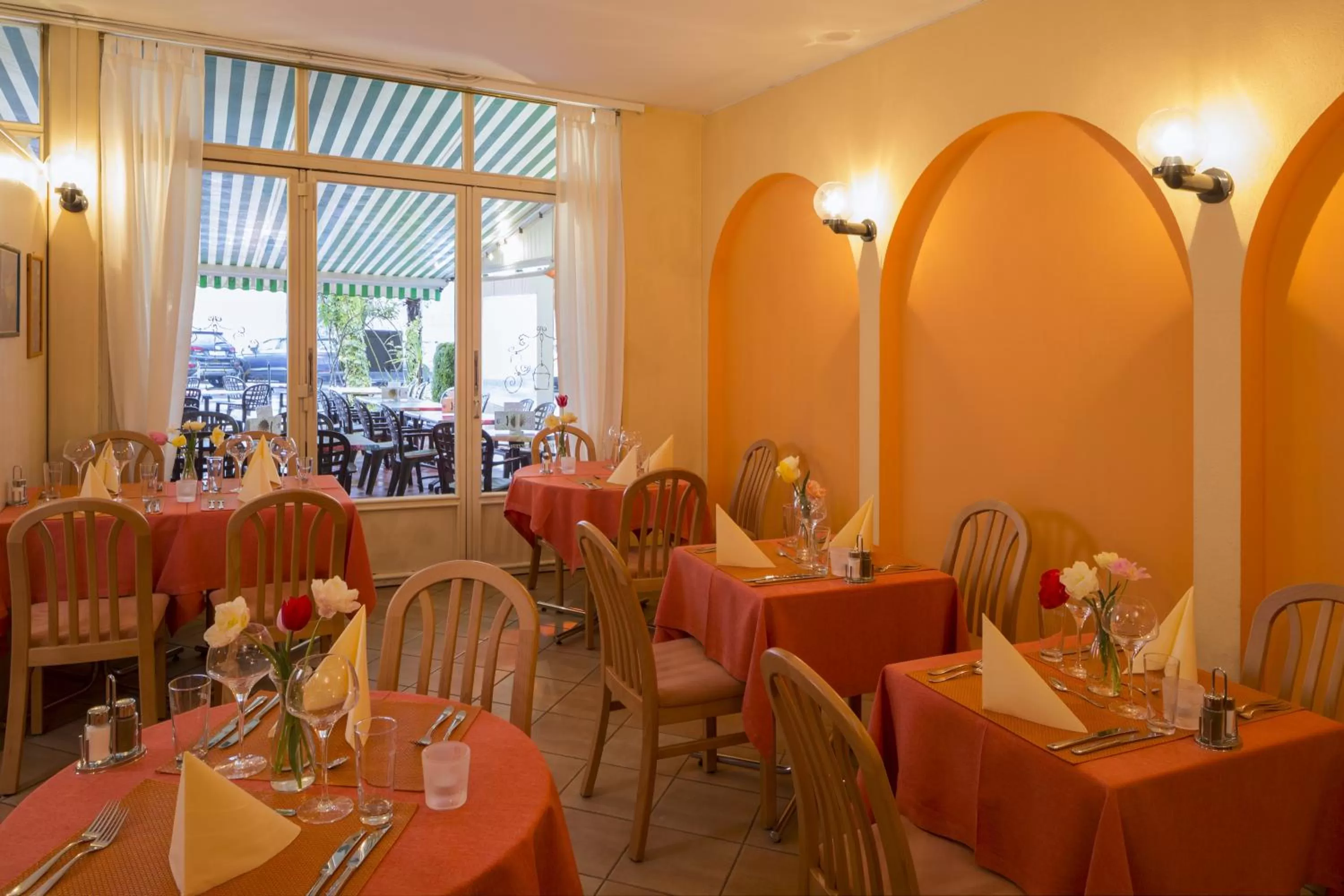 Restaurant/places to eat in Al Pozz Boutique Resort