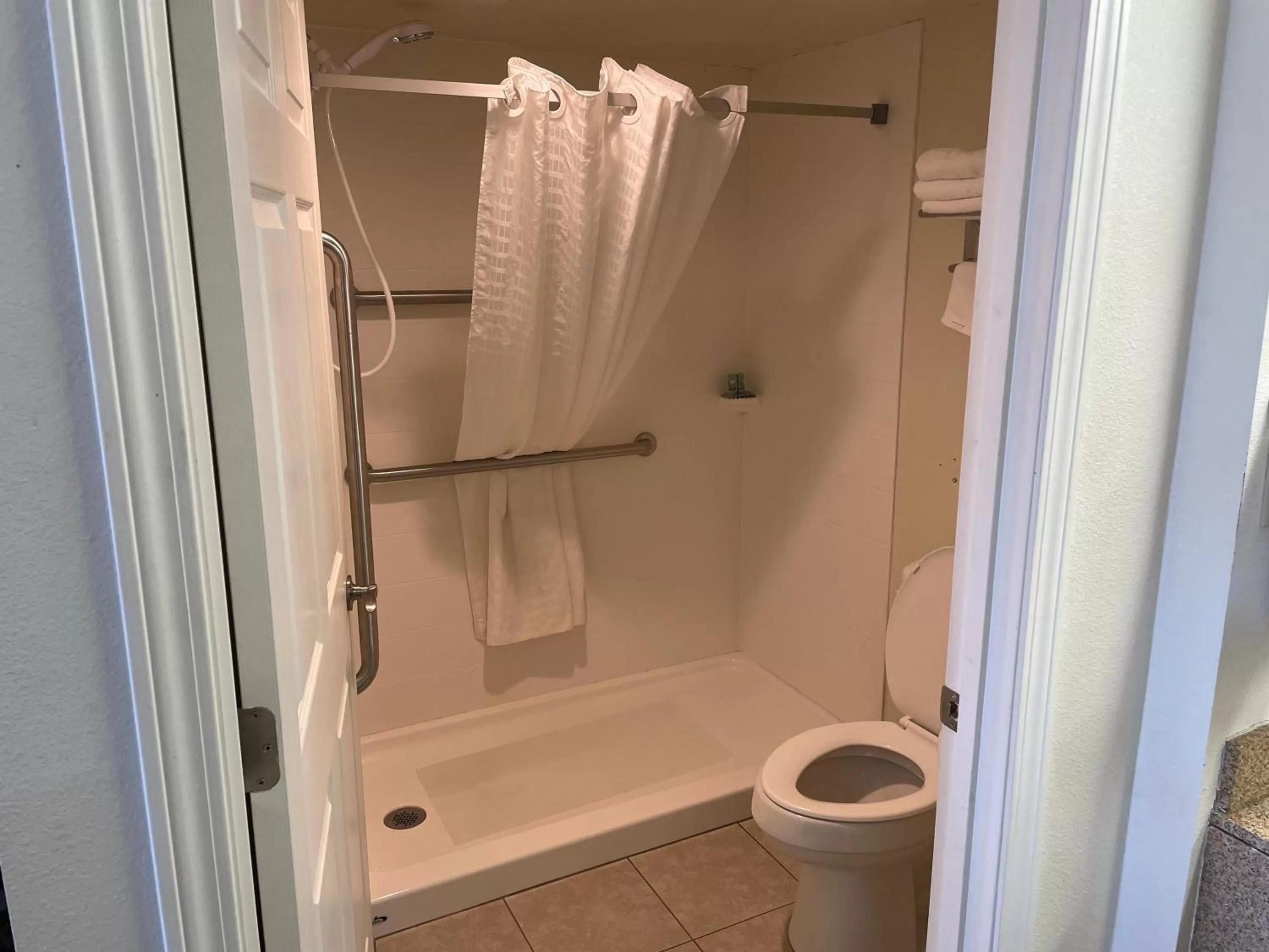 Bathroom in Quality Inn Clinton North