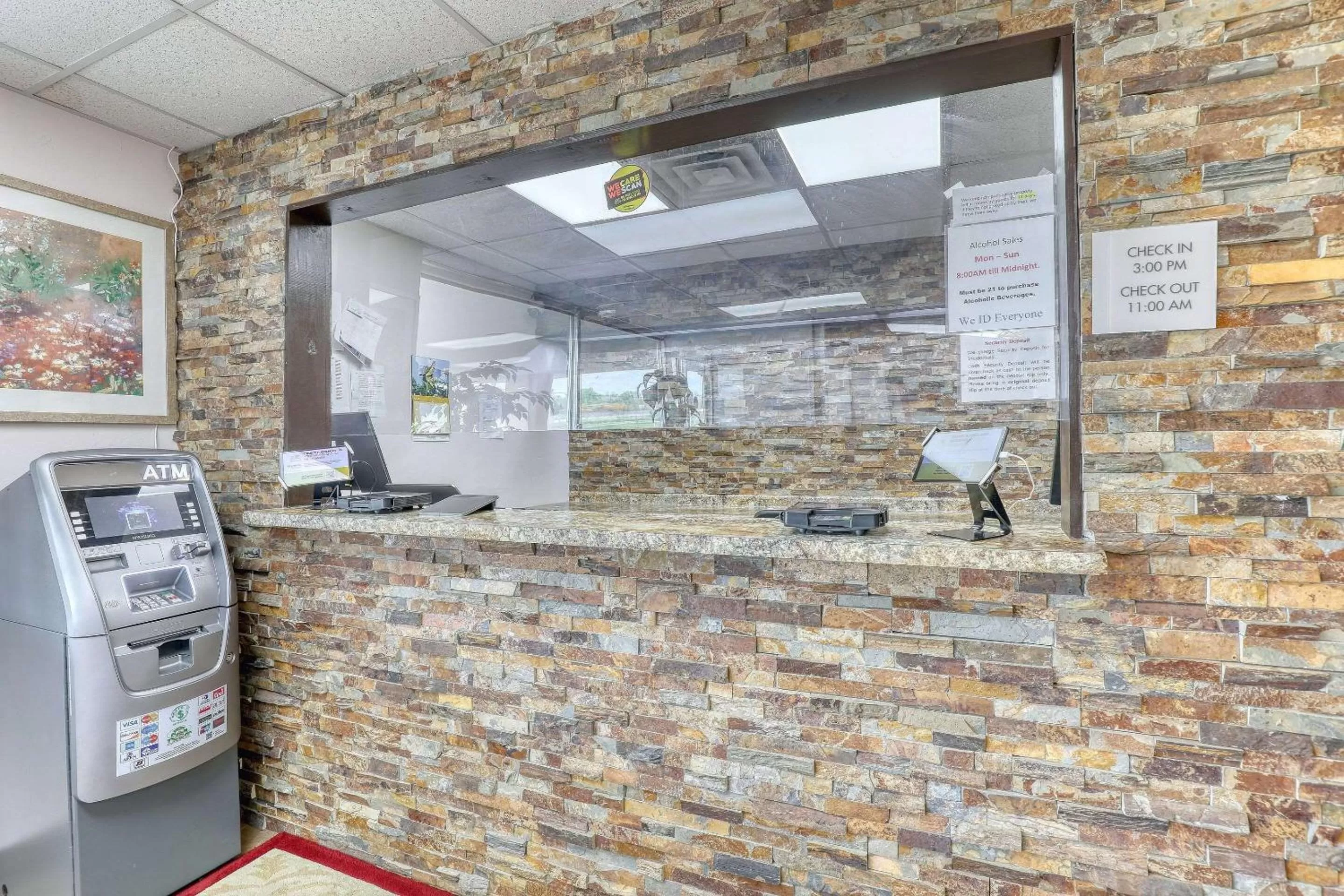 Lobby or reception in Suburban Studios Neenah-Appleton