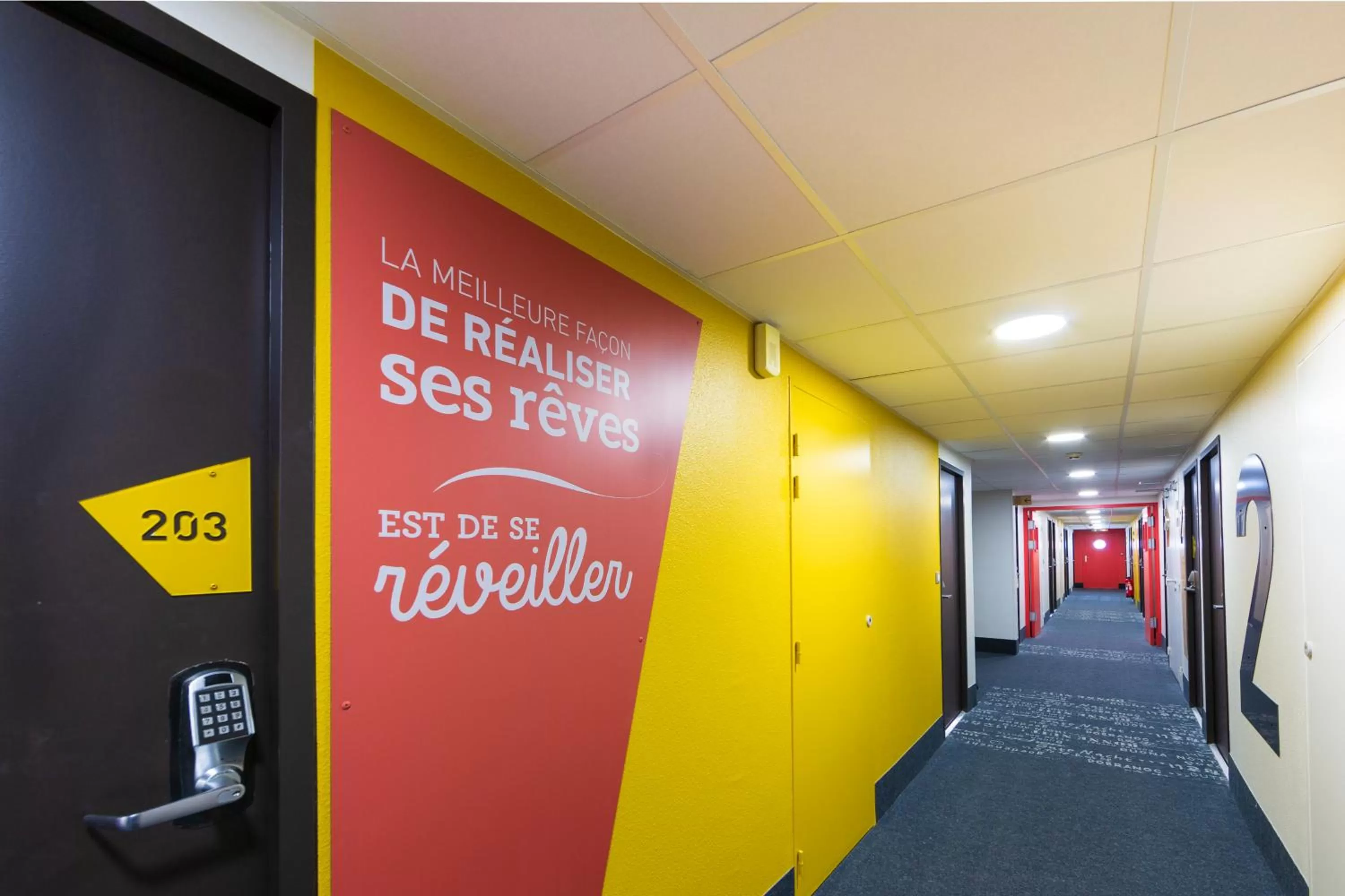 Decorative detail in B&B HOTEL Montlhery