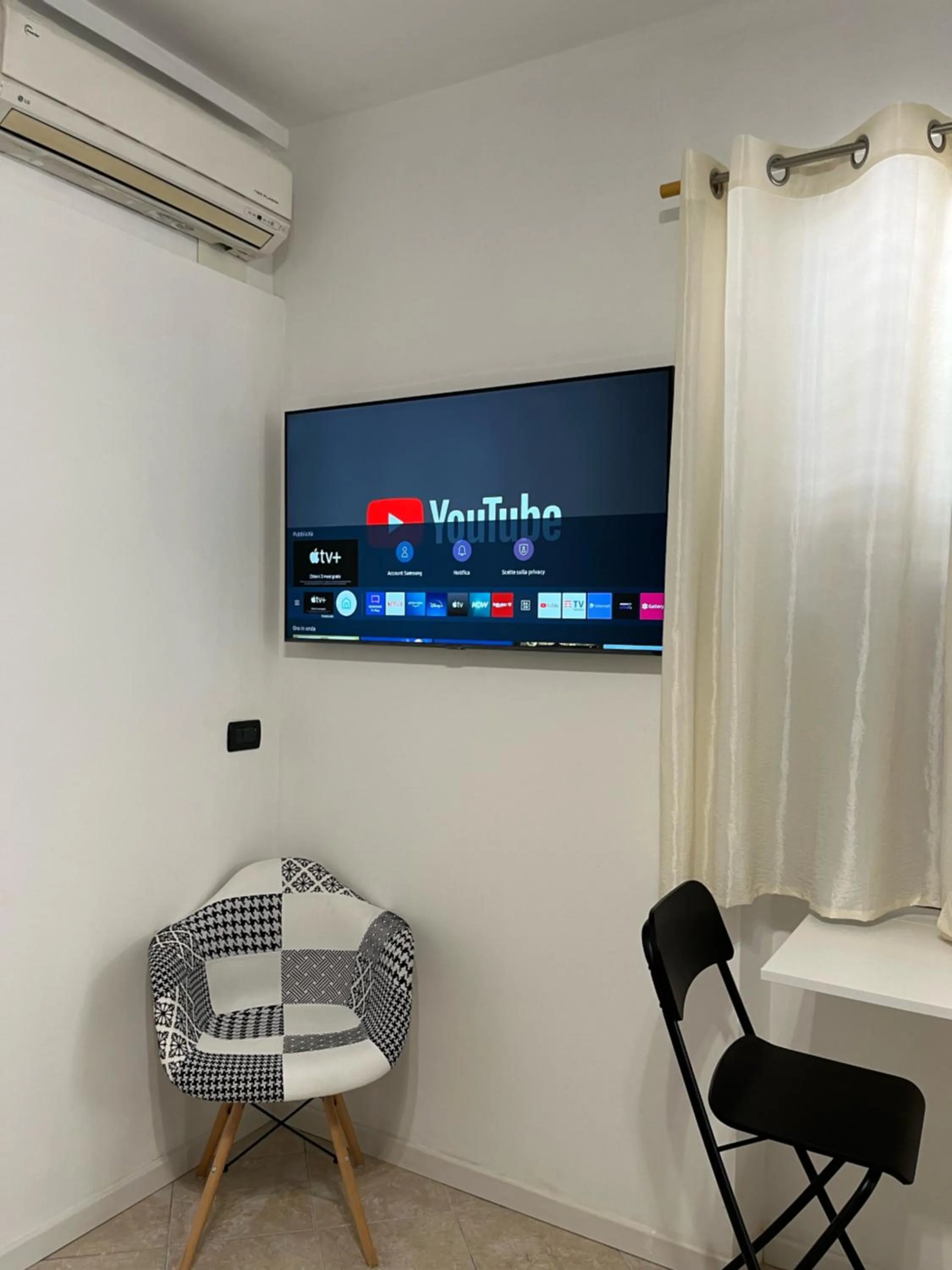 TV and multimedia in Hotel Iacone