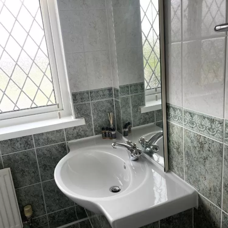 Bathroom in The Cottage Inn