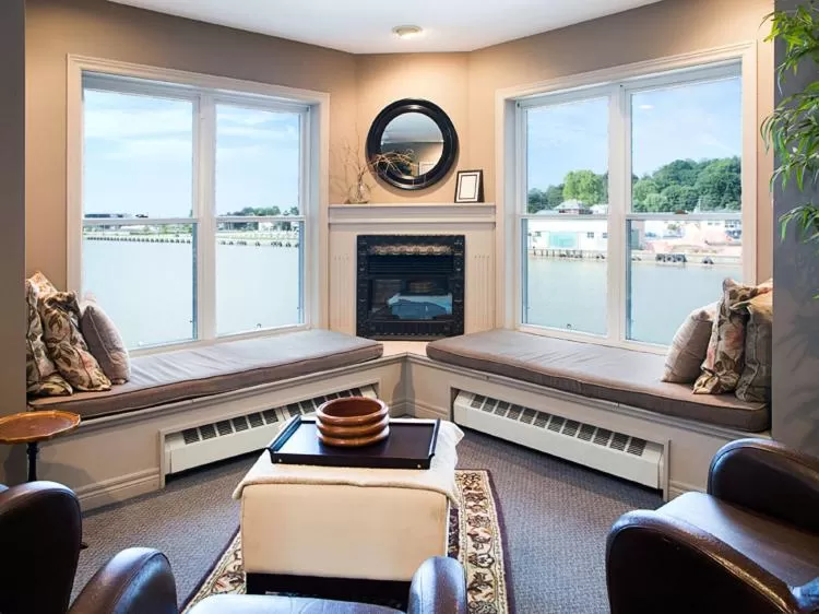 Patio in Inn on the Harbour and Telegraph House