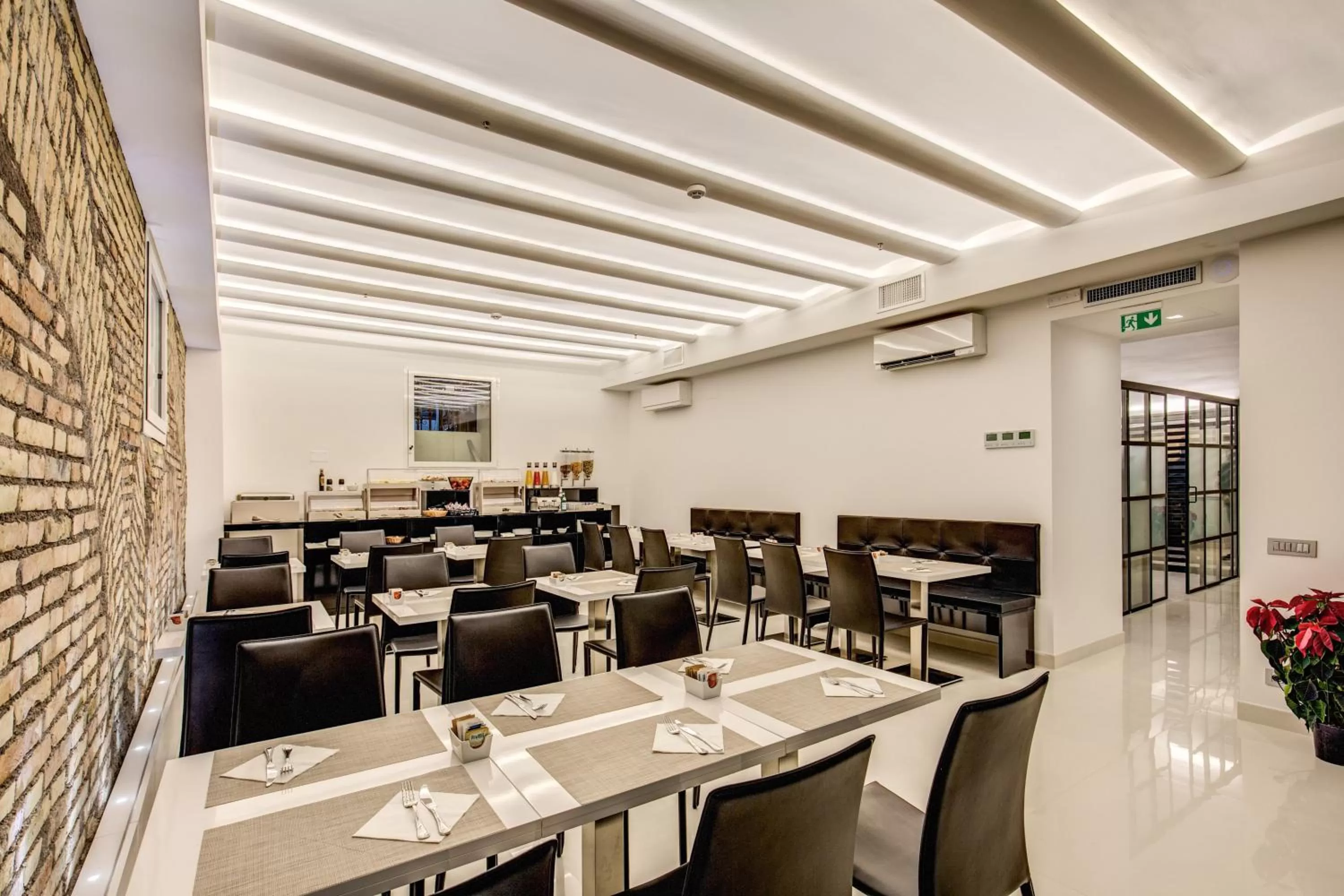 Restaurant/places to eat in The Liberty Boutique Hotel