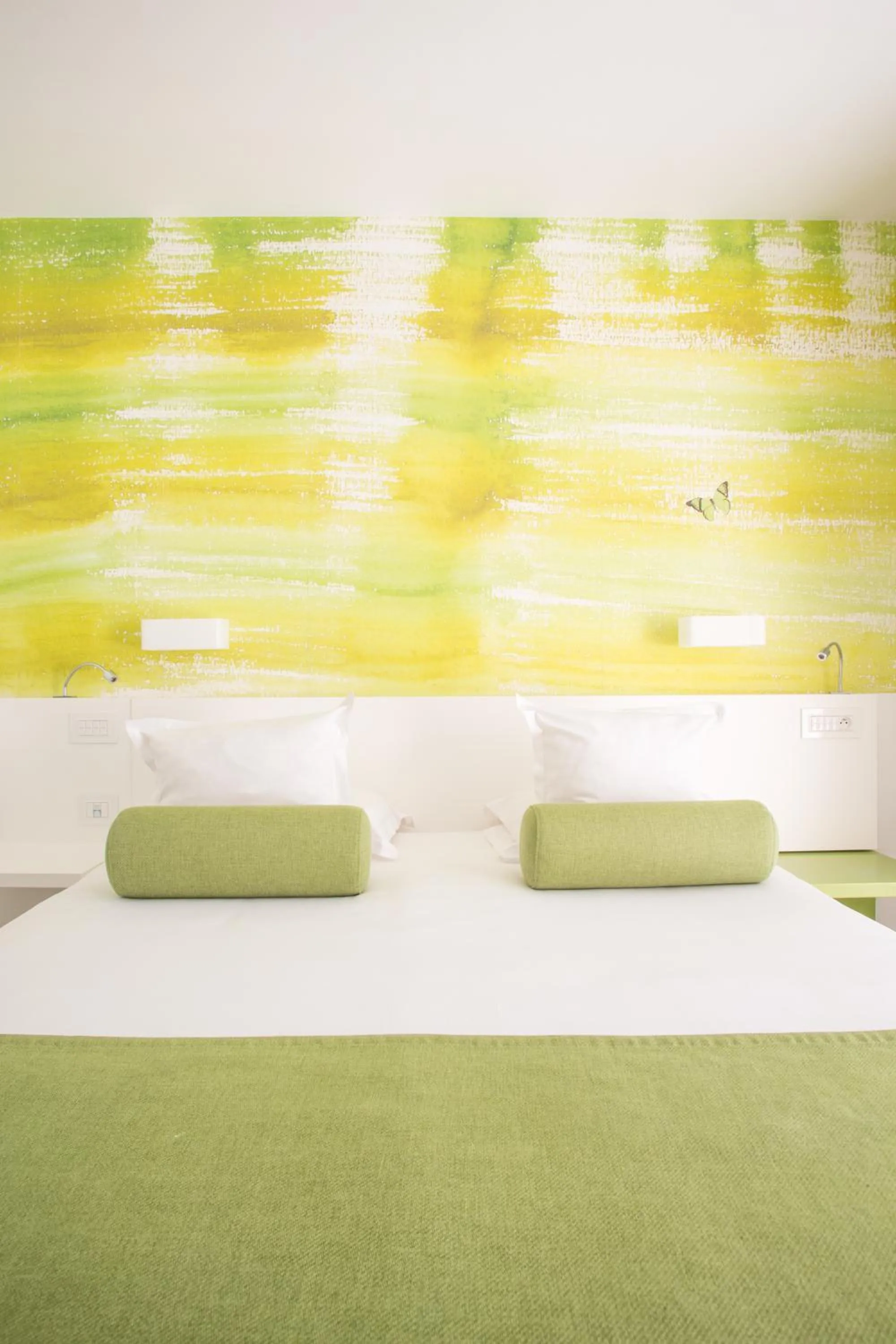 Bed in Hotel Restaurant La Vague de Saint Paul