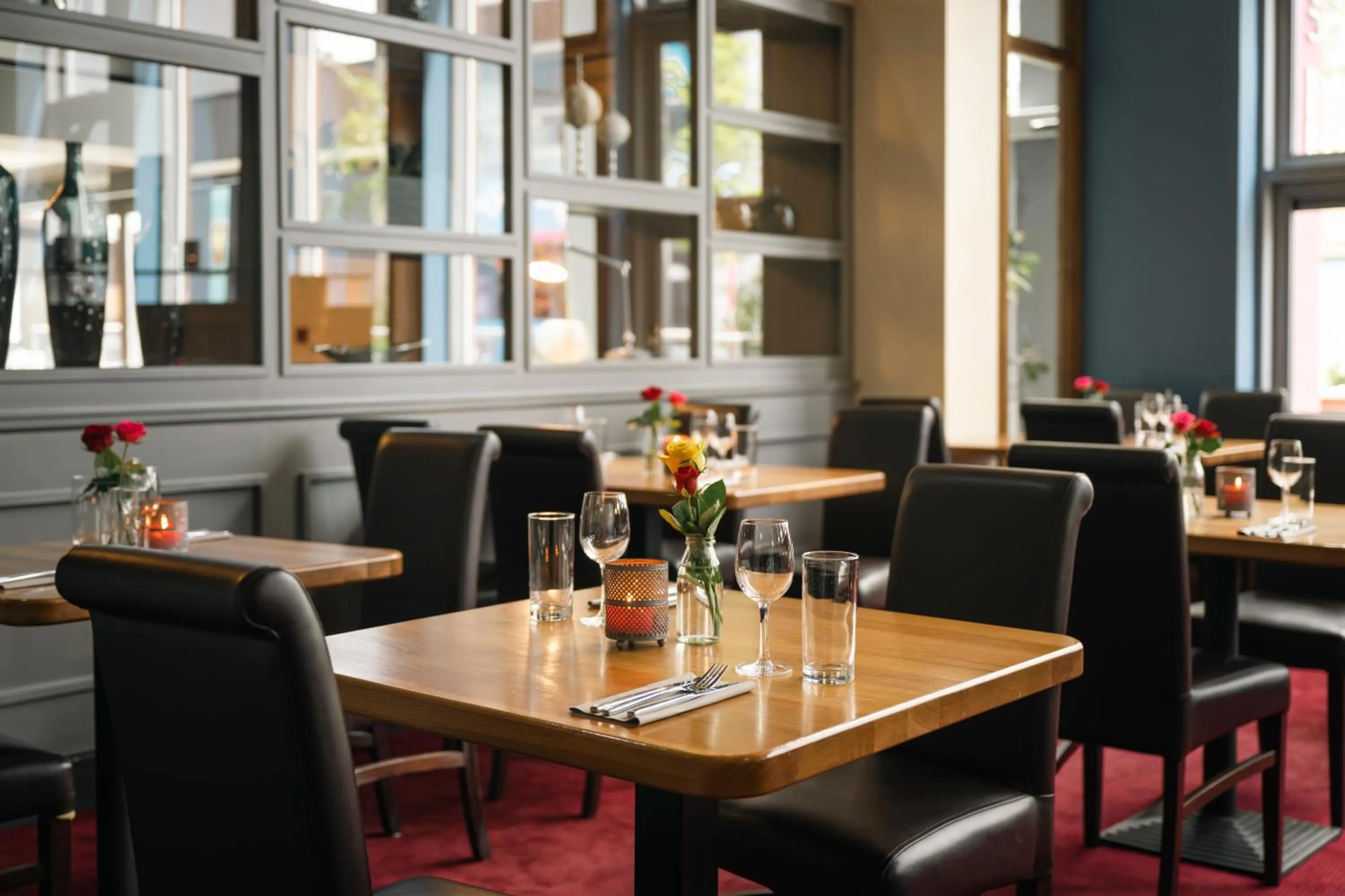 Restaurant/places to eat in Scott's Hotel