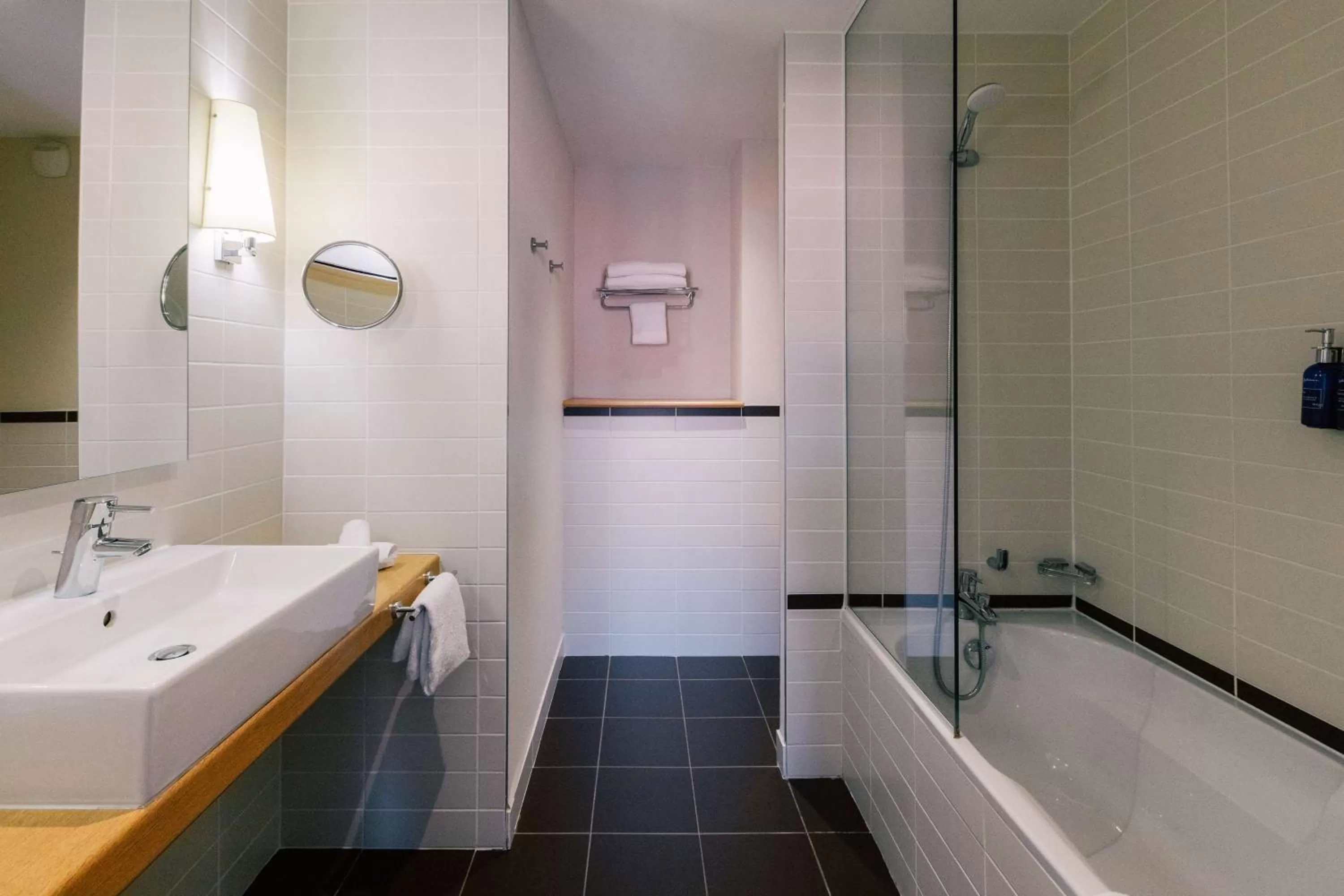 Standard Room with Patio View in Radisson Blu Hotel Toulouse Airport