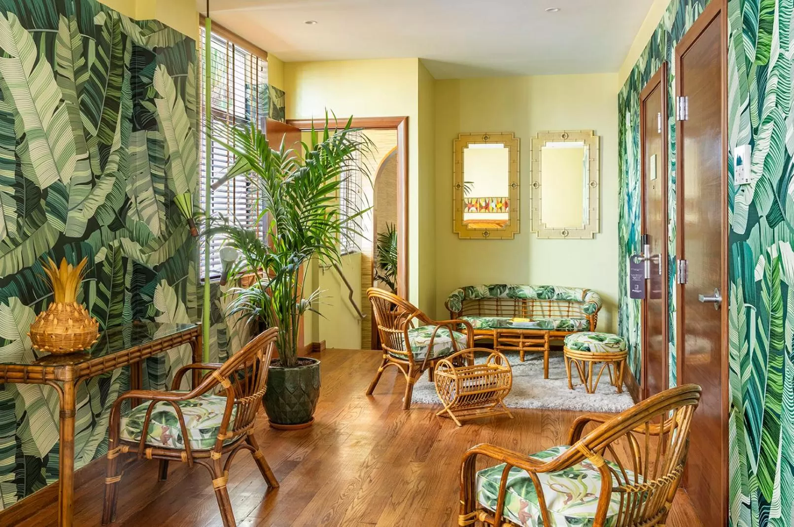 Seating area in Pelican Hotel