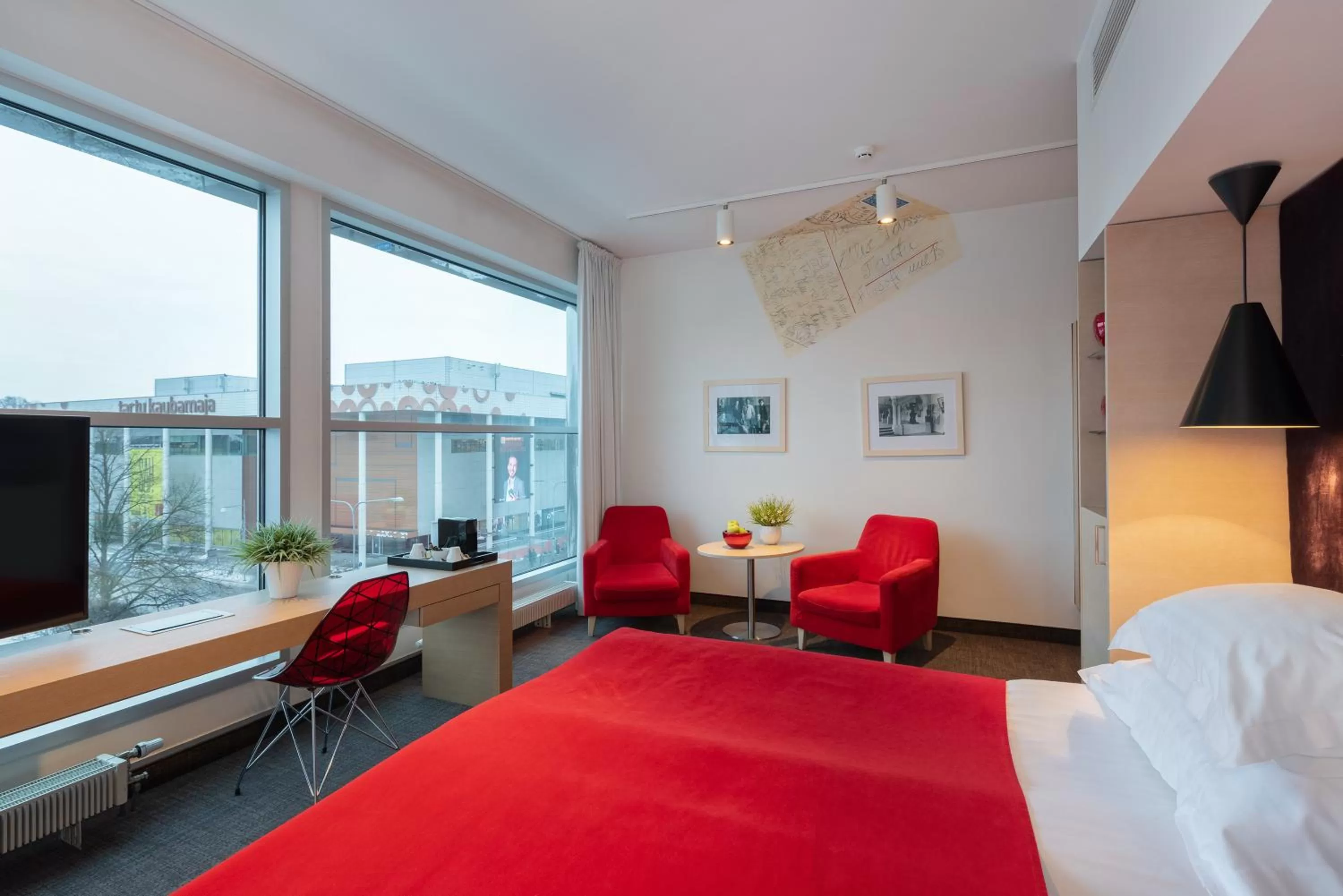 View (from property/room), Bed in Art Hotel Pallas by Tartuhotels