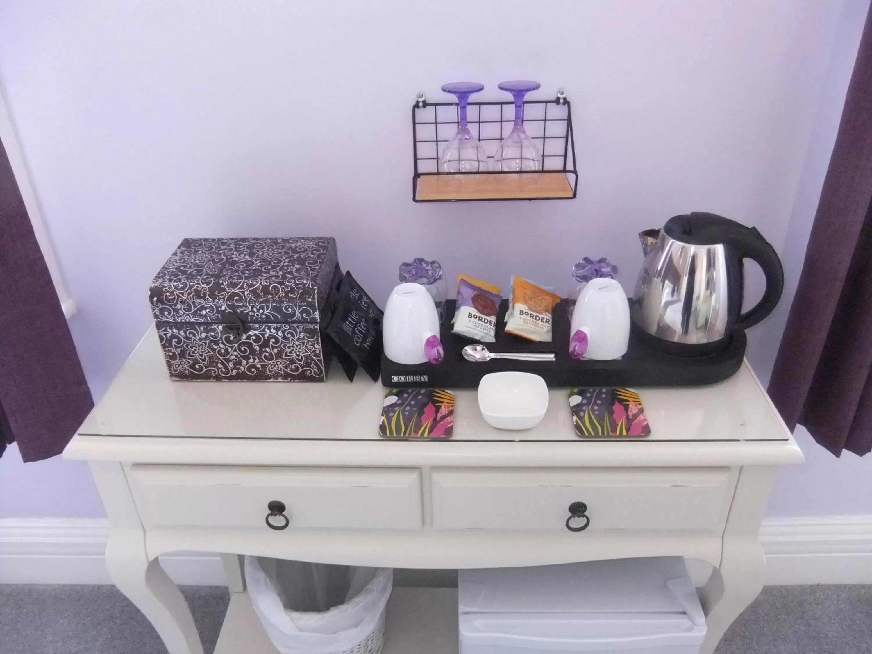 Coffee/tea facilities in FourRooms - Couples Only