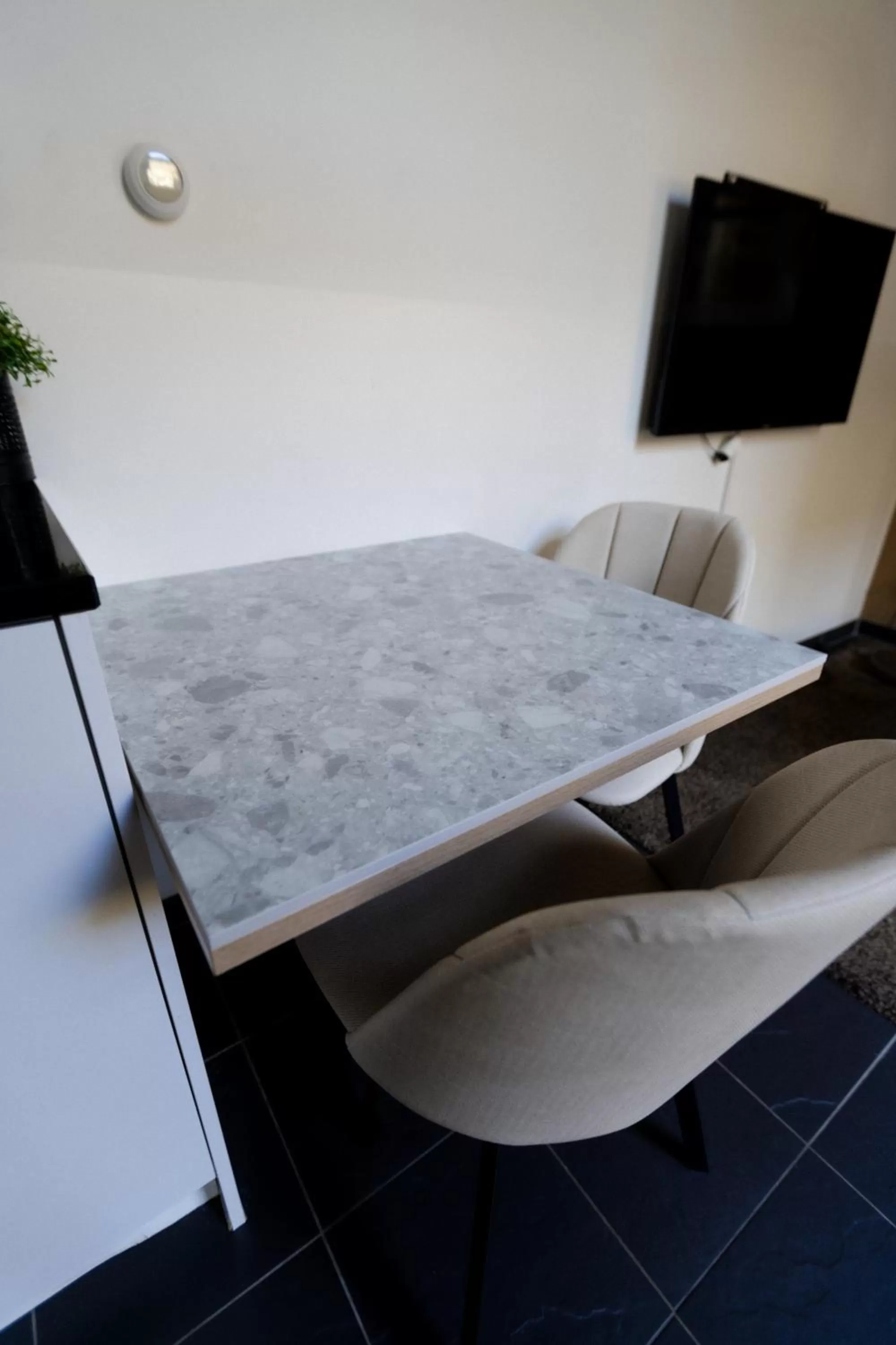 Dining area in Plantage Garden Apartments