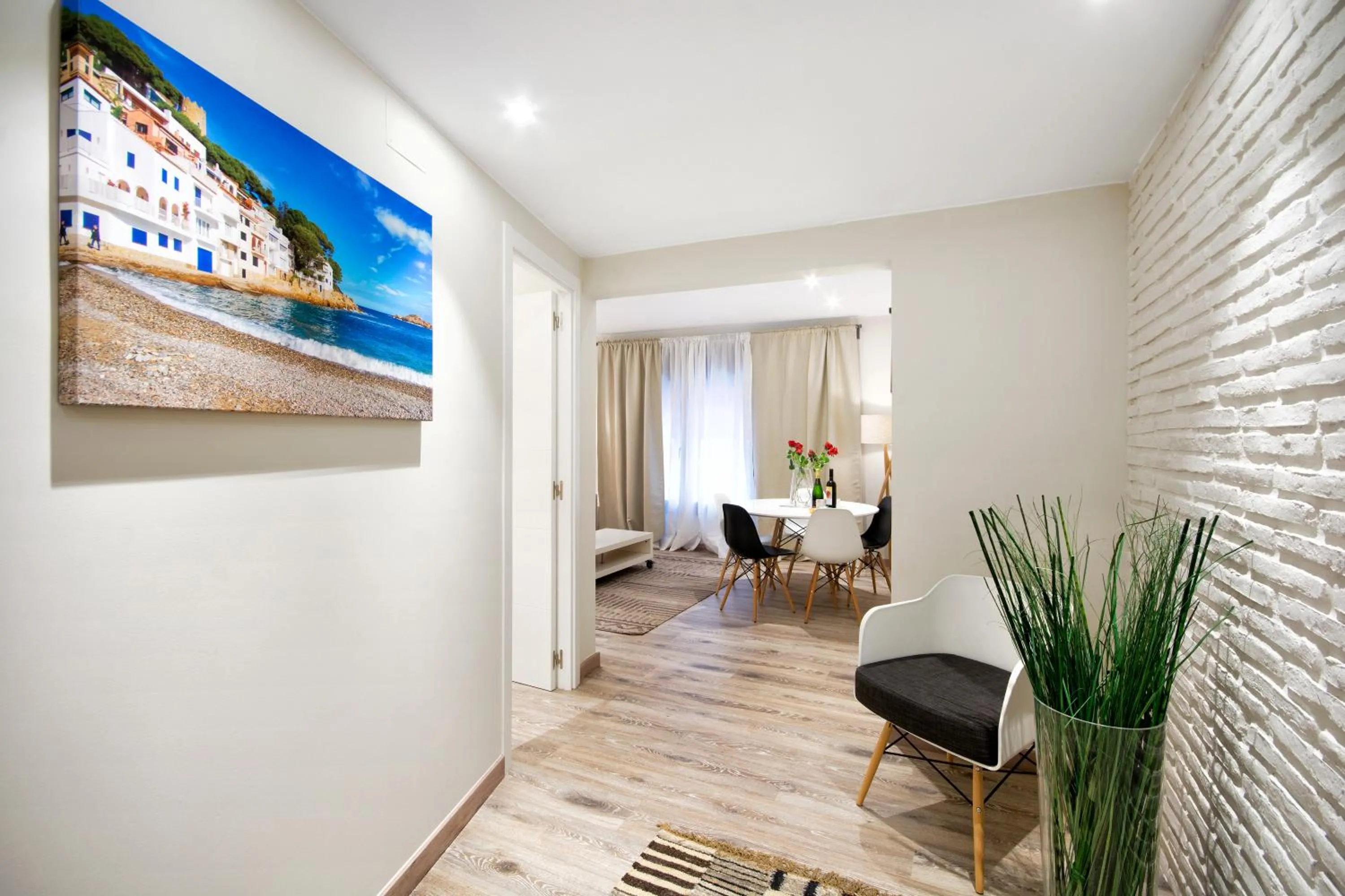 Living room in Eixample Building Apartments by Mercedes Heritage