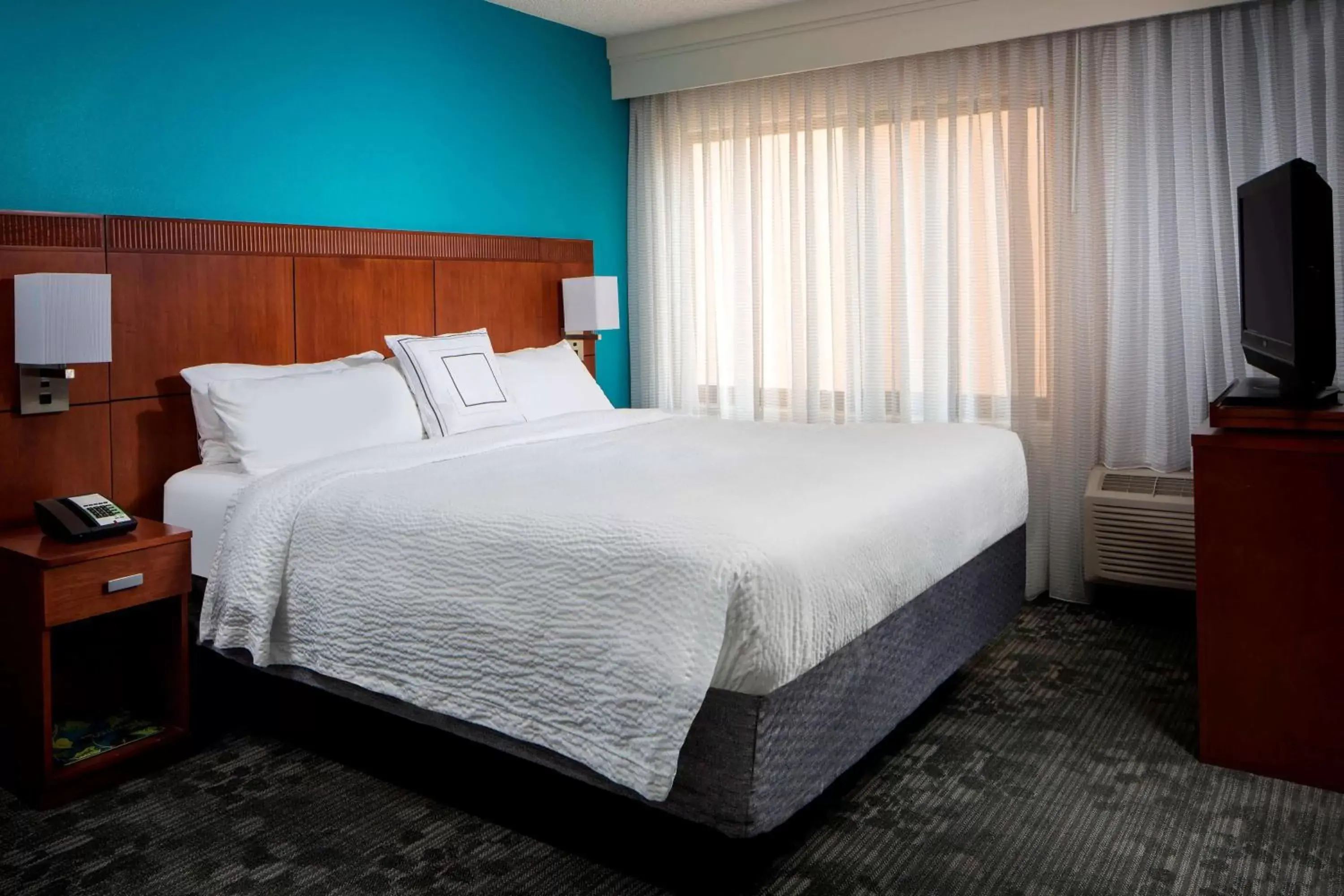 One Bedroom Suite - King - Pool View in Sonesta Select Boca Raton Town Center One Bedroom Suite - King - Pool View in Sonesta Select Boca Raton Town Center