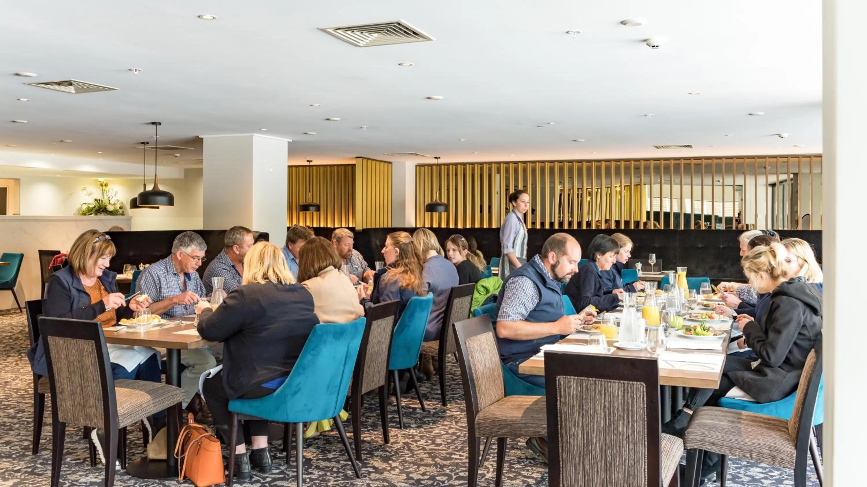 Restaurant/places to eat in Distinction Christchurch Hotel