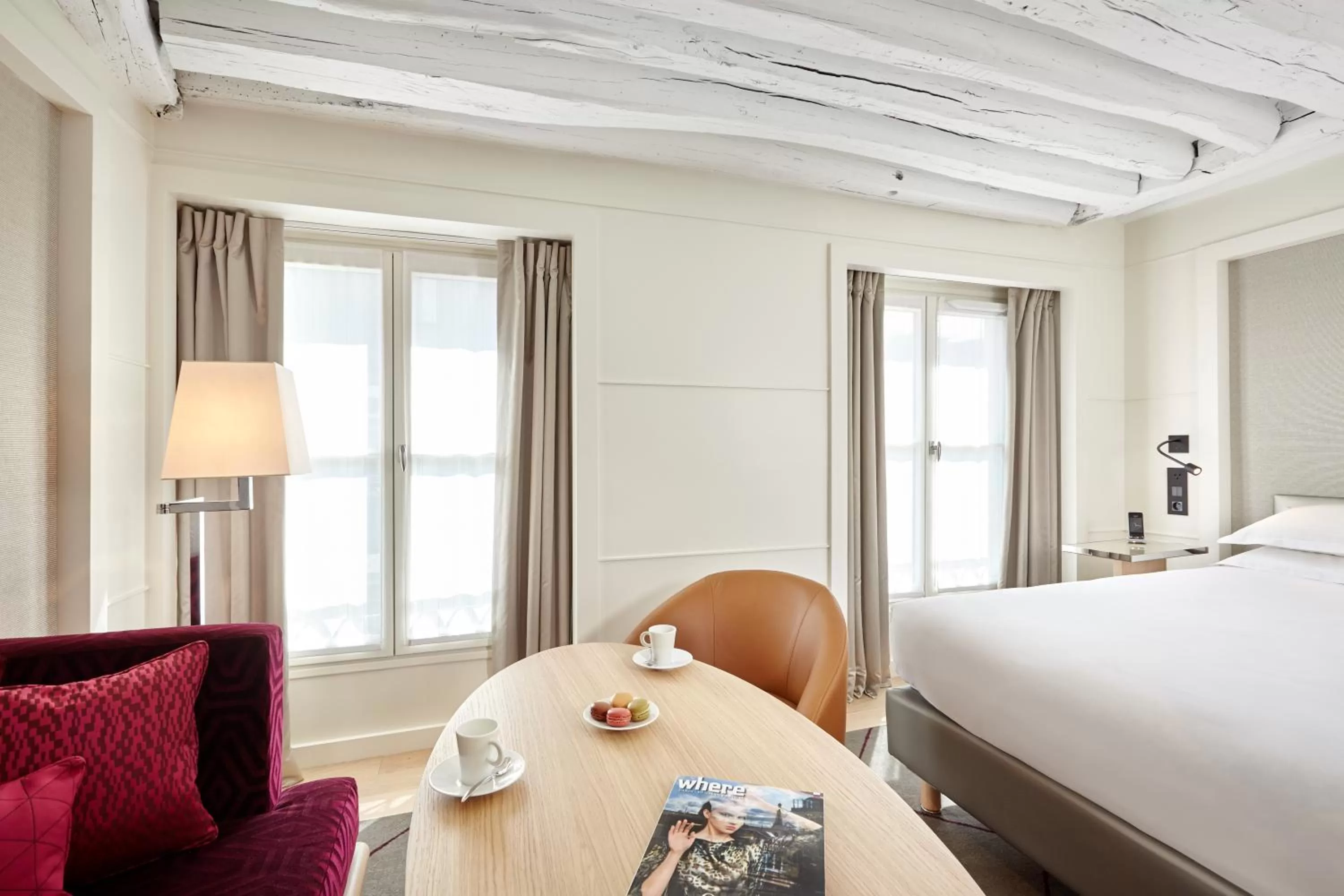 Decorative detail, Bed in Hotel Opéra Richepanse