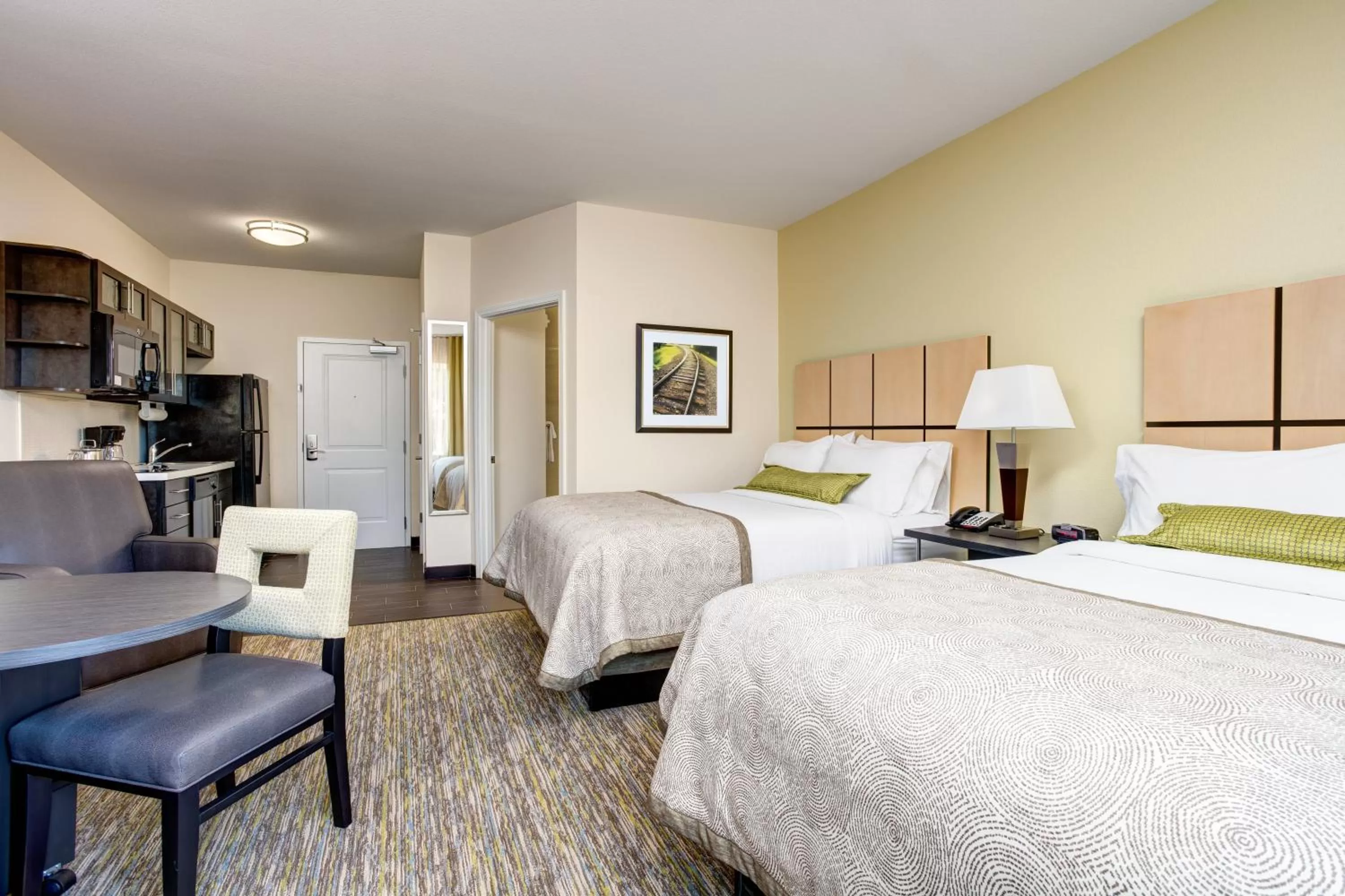 Bedroom, Bed in Candlewood Suites Cut Off - Galliano by IHG