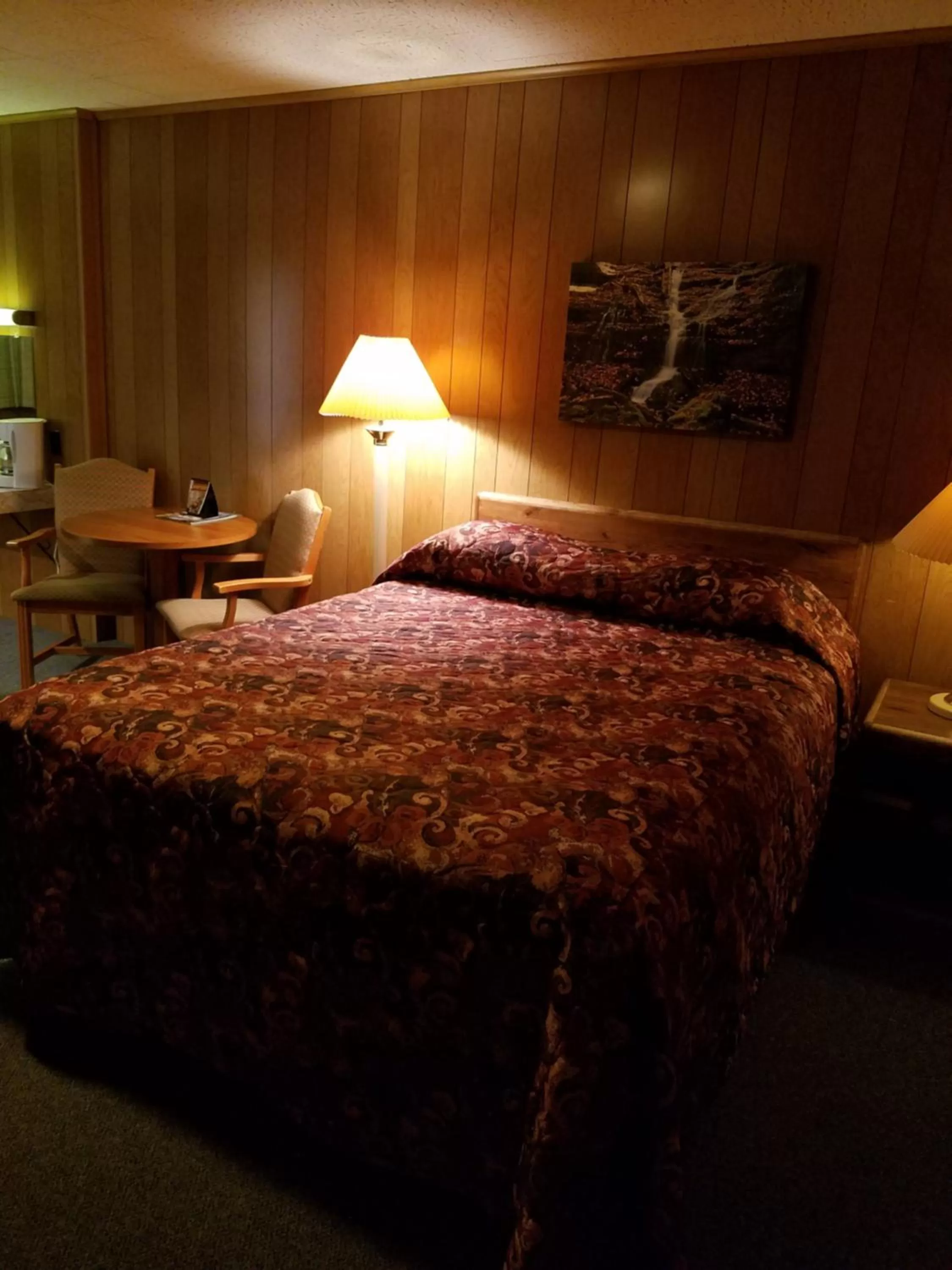 Bed in Buckhorn Resort