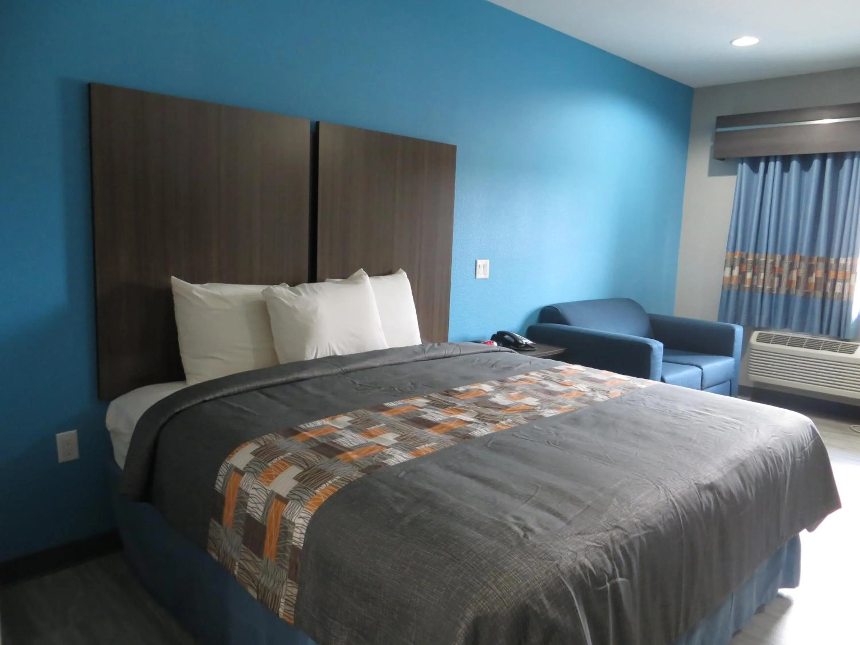 Bed in Haven Inn & Suites willowbrook