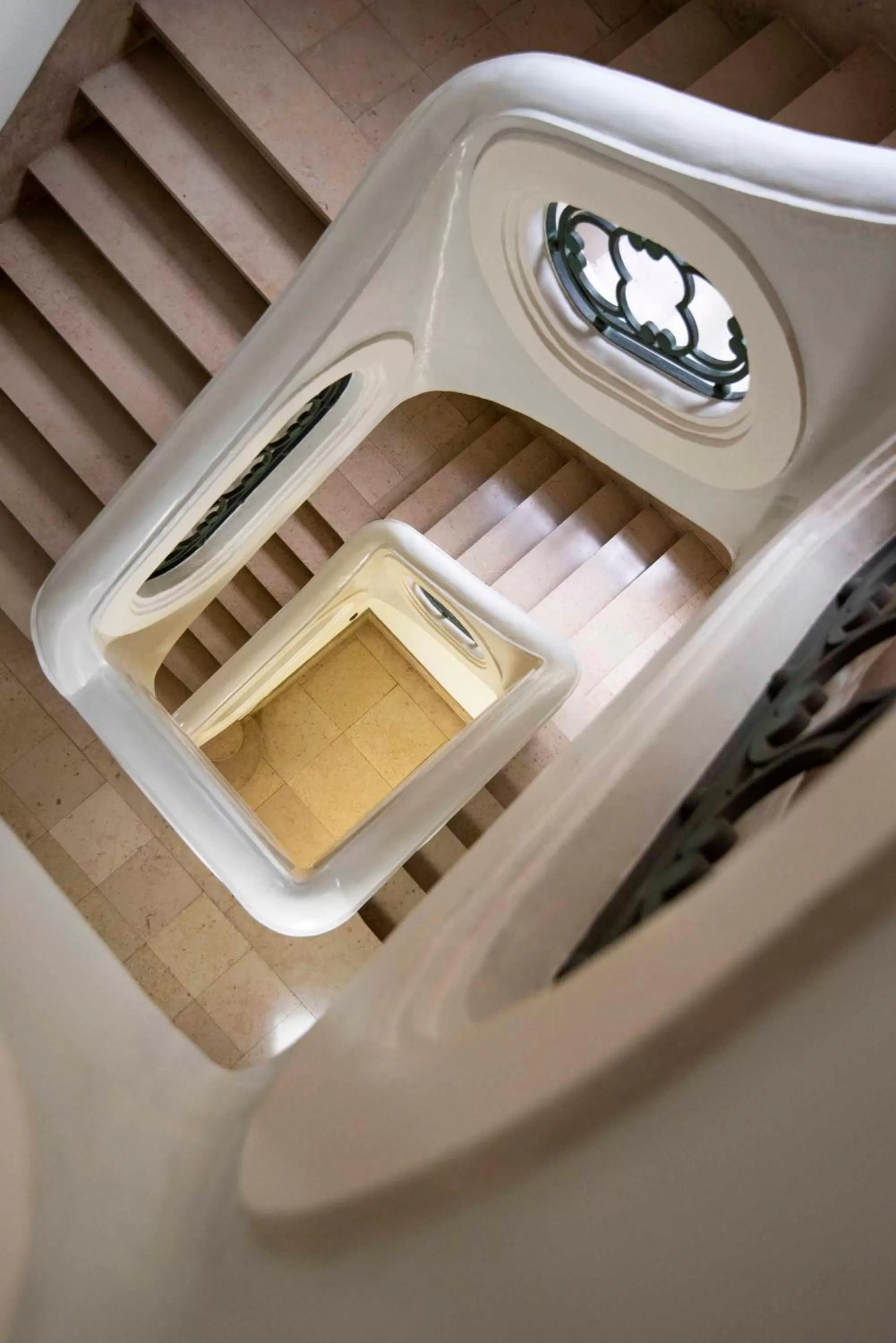 Lobby or reception in Quand la ville dort