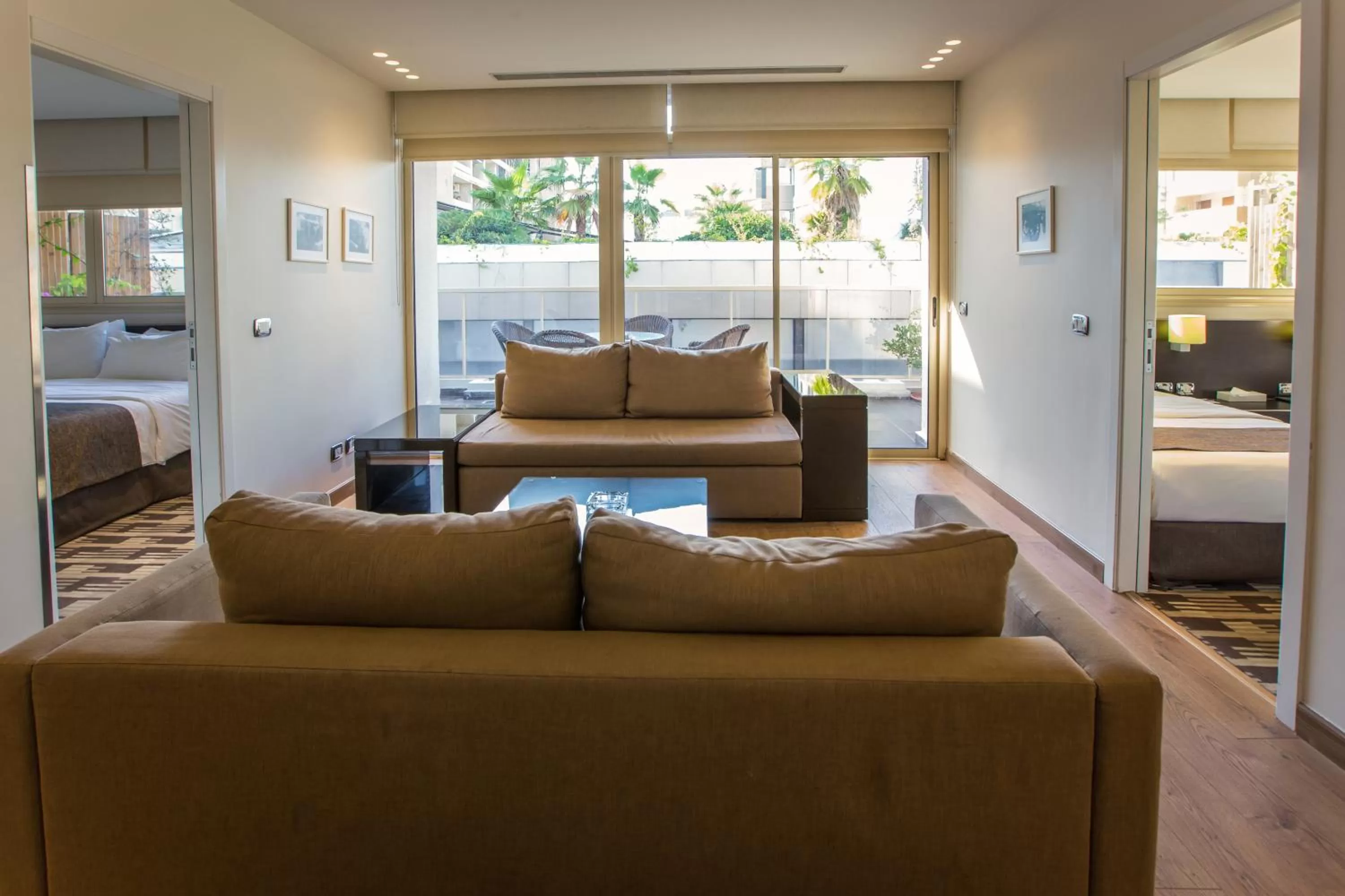 Living room, Bed in Hotel Cavalier