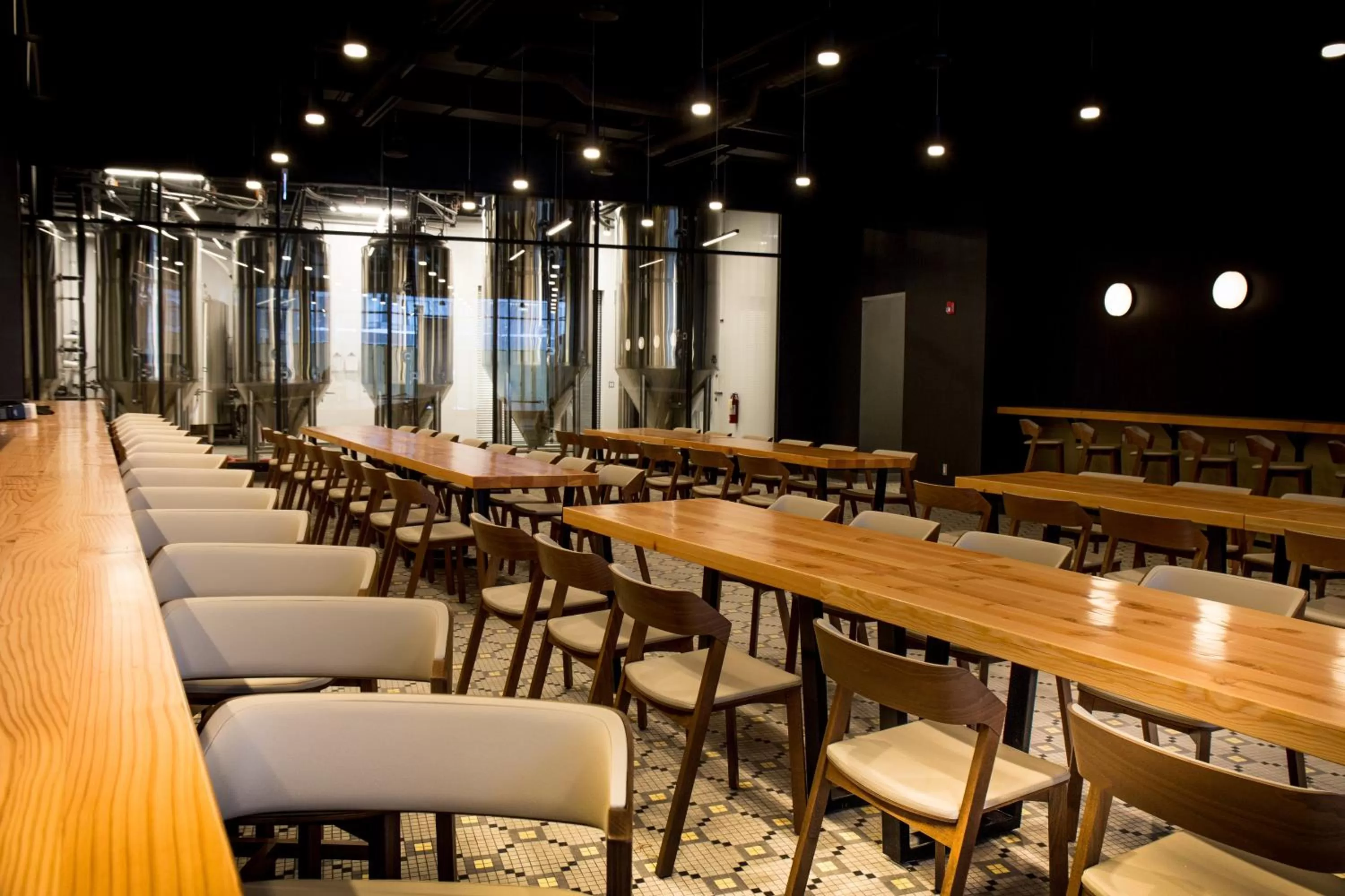 Restaurant/places to eat in Hew & Draw Hotel