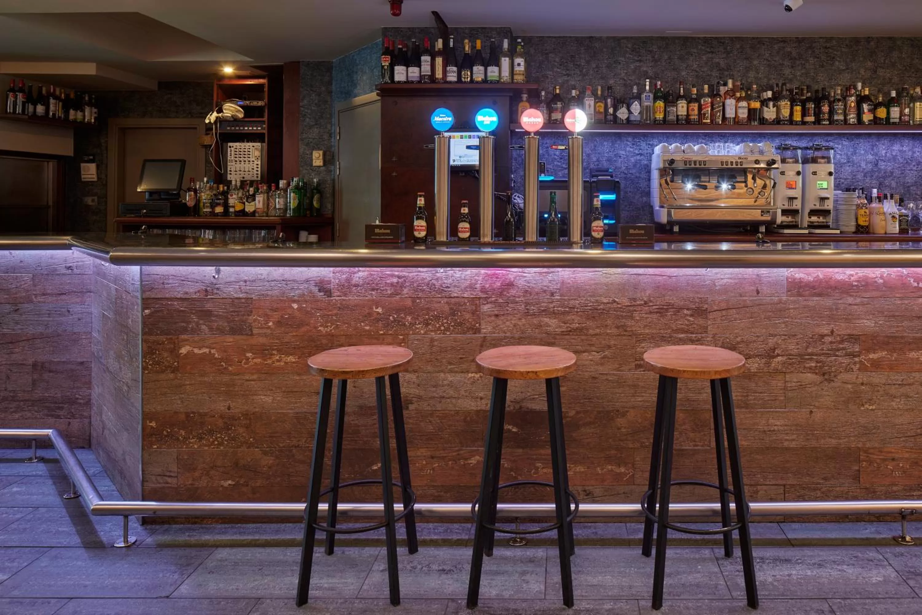 Lounge or bar in IRAIPE Ongi Hotel Auto Check-in