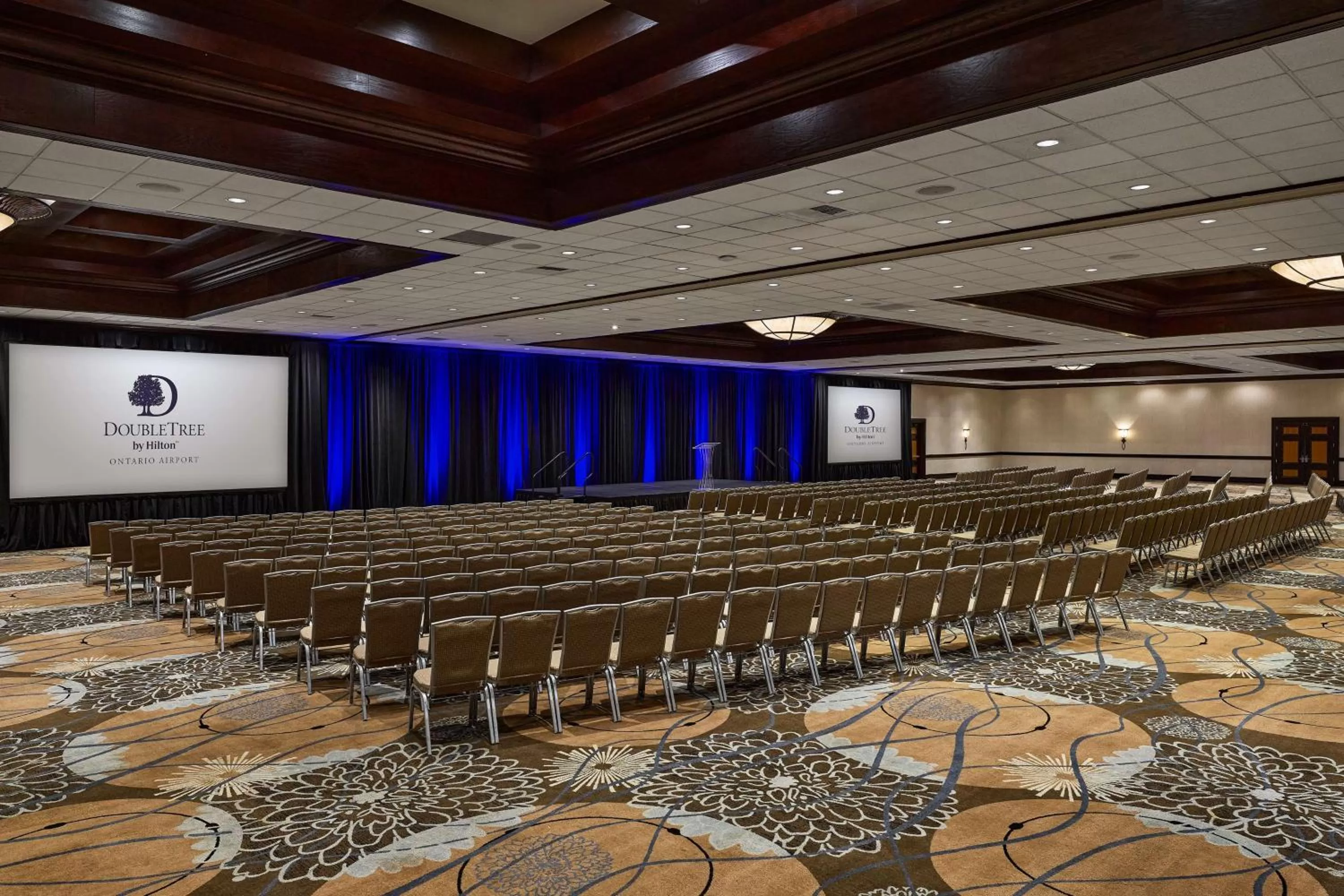 Meeting/conference room in DoubleTree by Hilton Ontario Airport