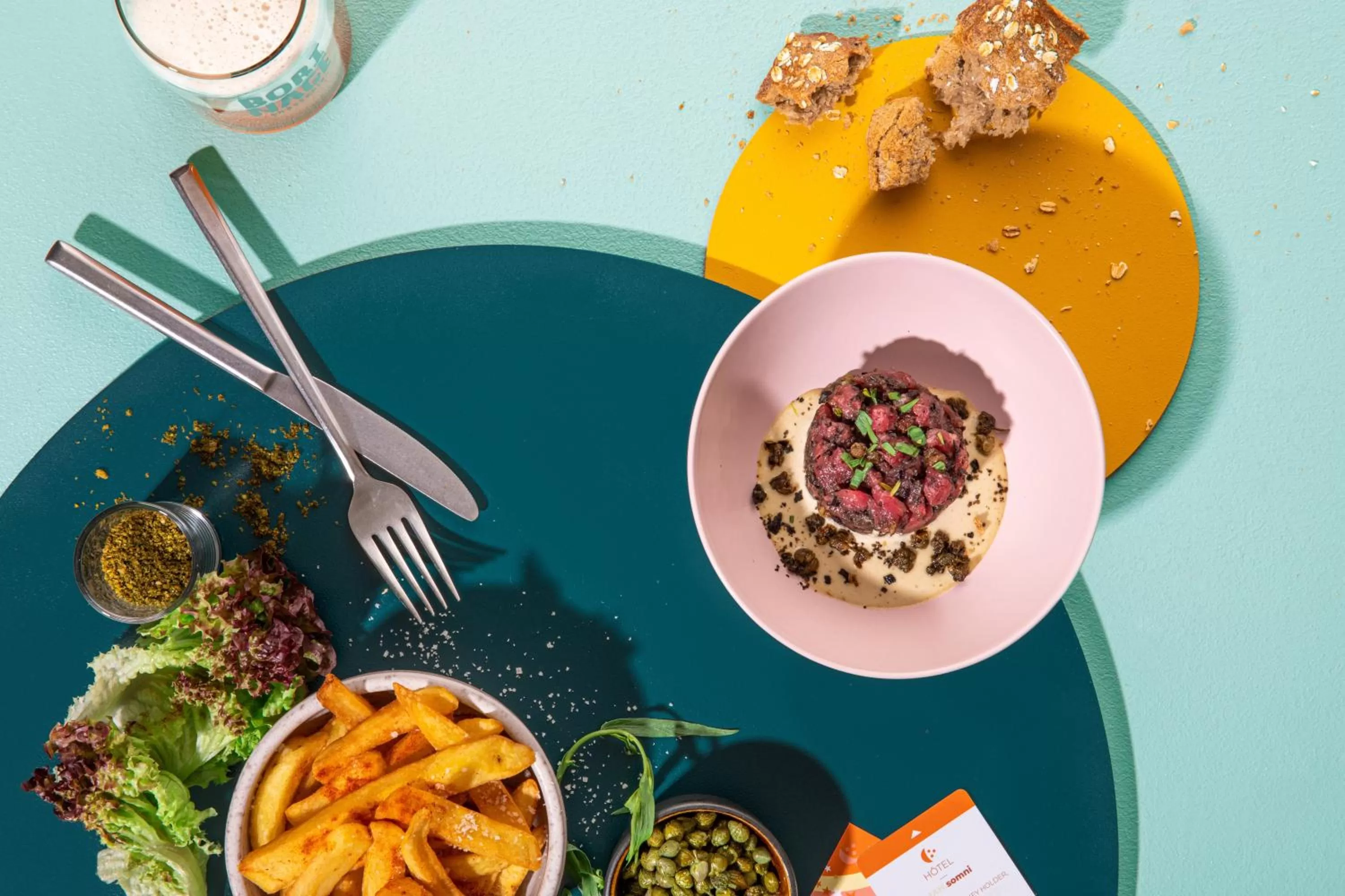 Food and drinks in Mah Hotel