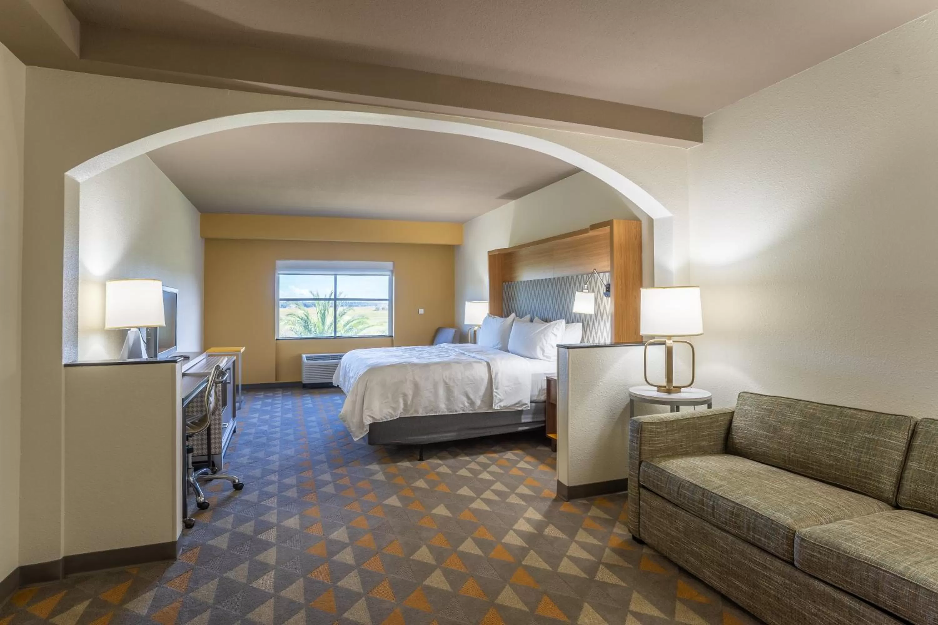 Photo of the whole room in Holiday Inn Hotel & Suites Beaufort at Highway 21 by IHG