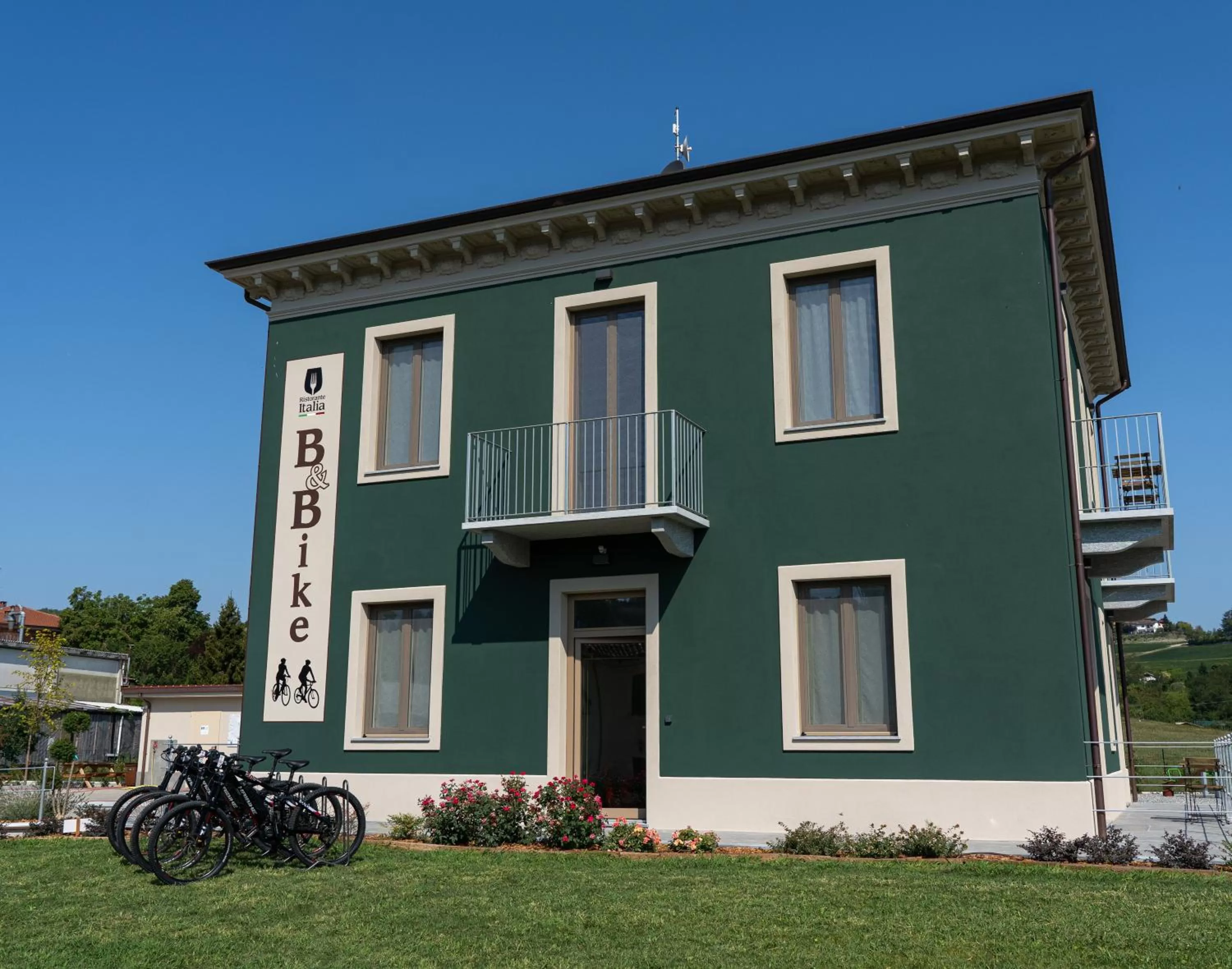 Property building in B & Bike di Ristorante Italia
