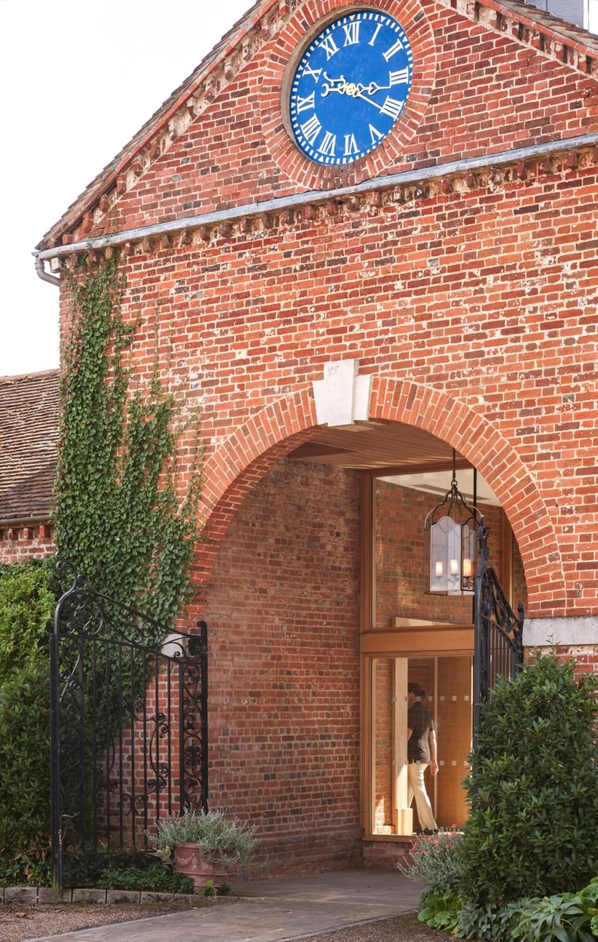 Facade/entrance in Four Seasons Hotel Hampshire