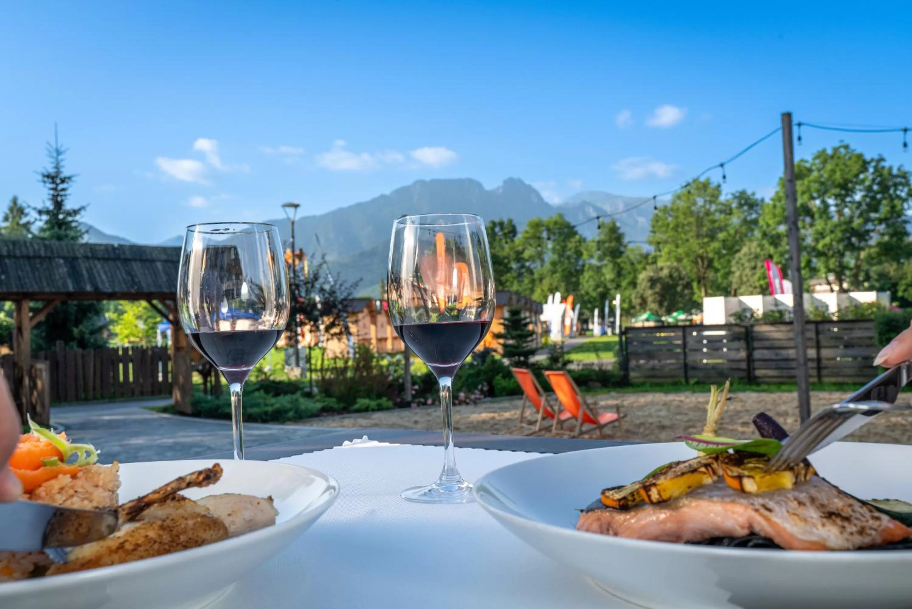 Restaurant/places to eat in Hotel Helios 300m od Krupówek nowy BASEN od 12 lipca