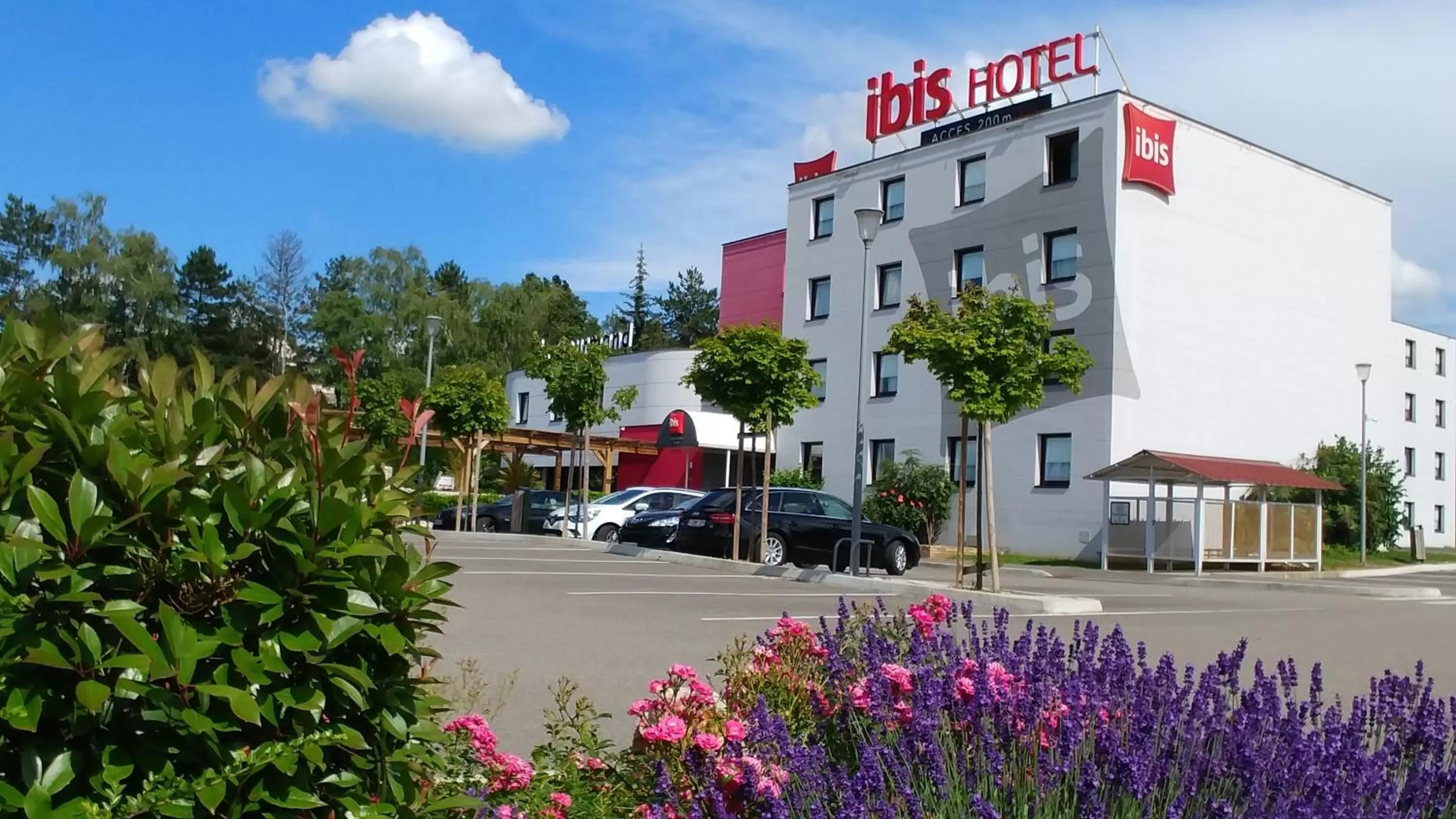 Facade/entrance in ibis Europe Chalon Sur Saone