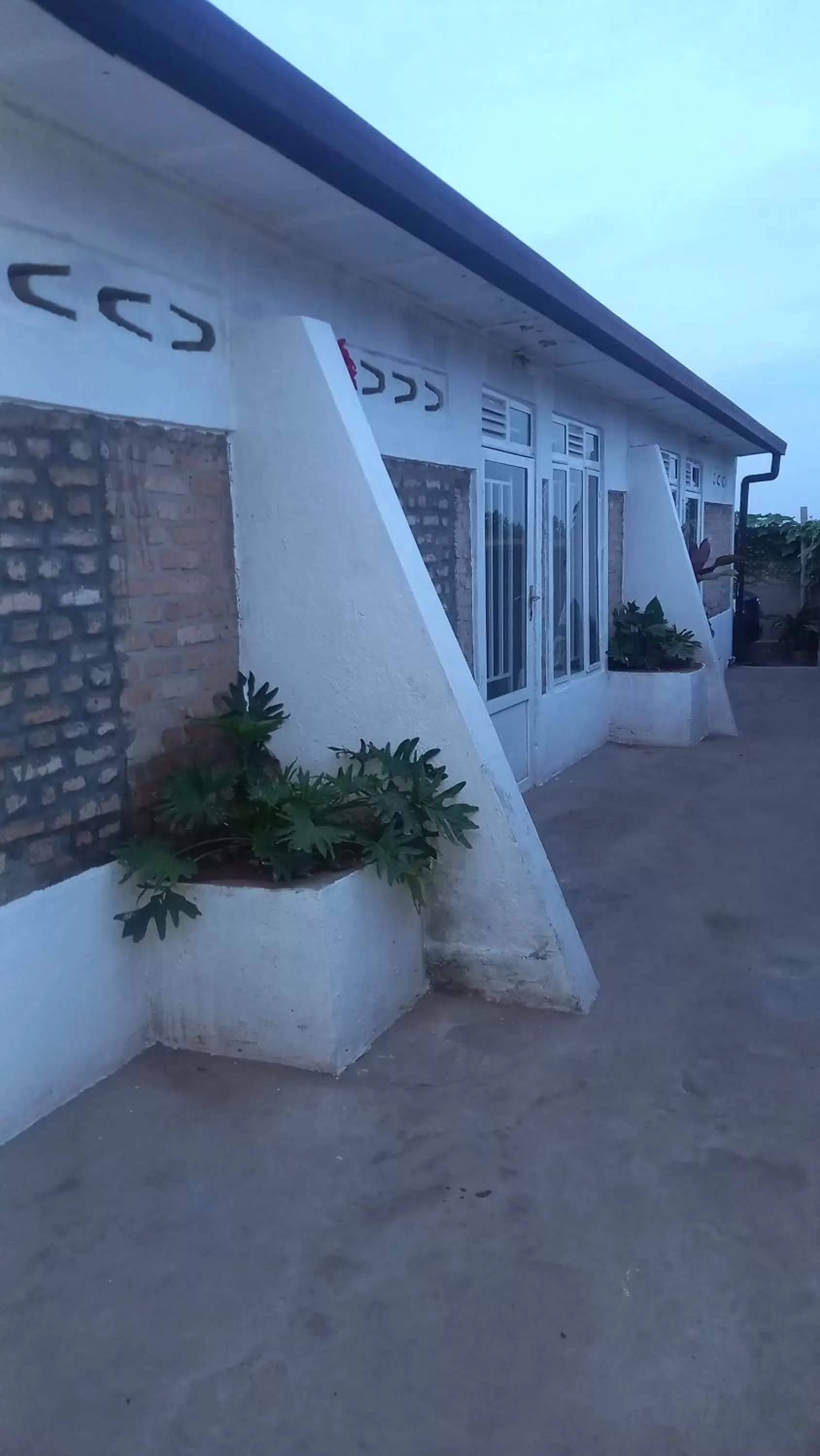 Property Building in Tommy's Budget Rooms