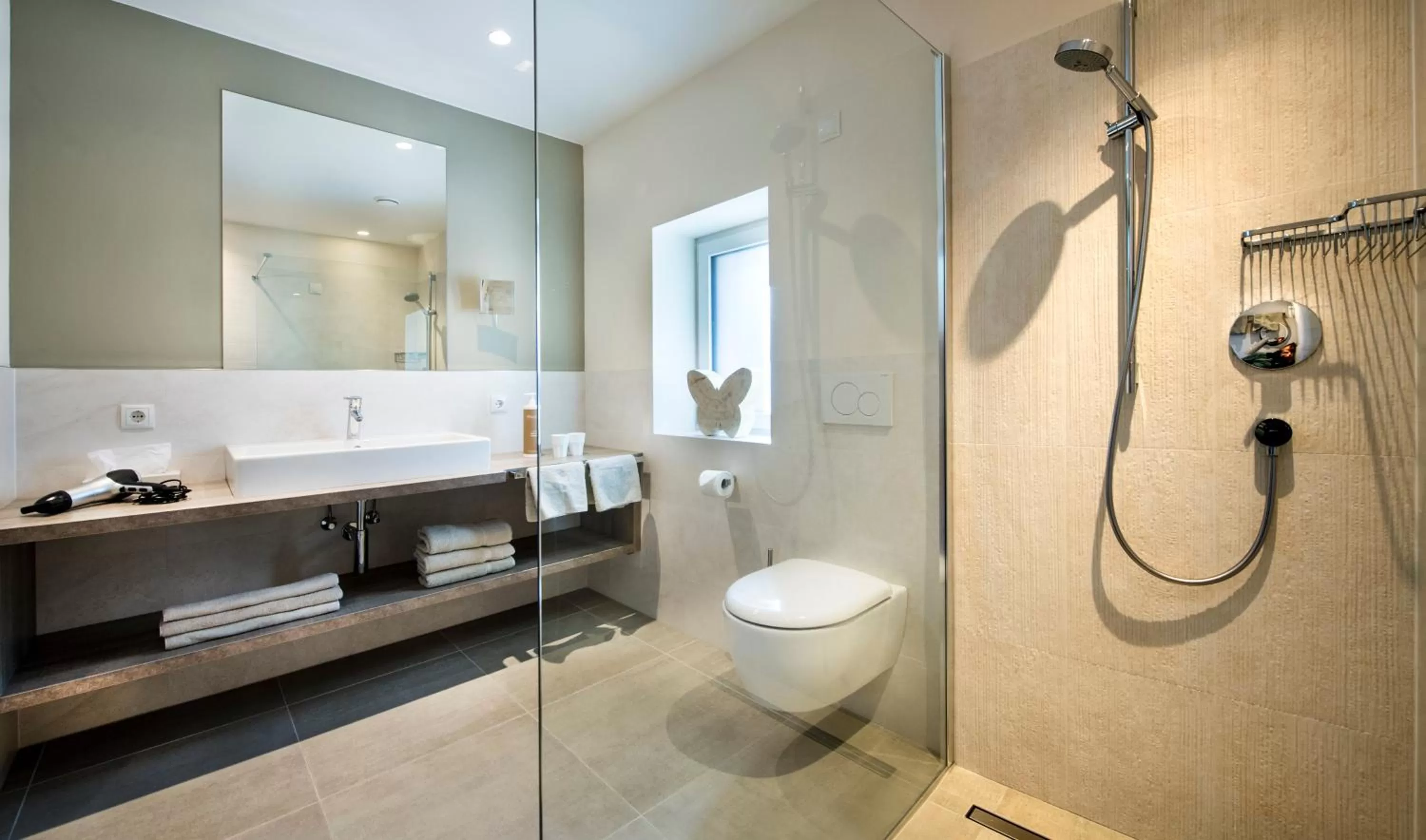 Shower in Rösslwirt