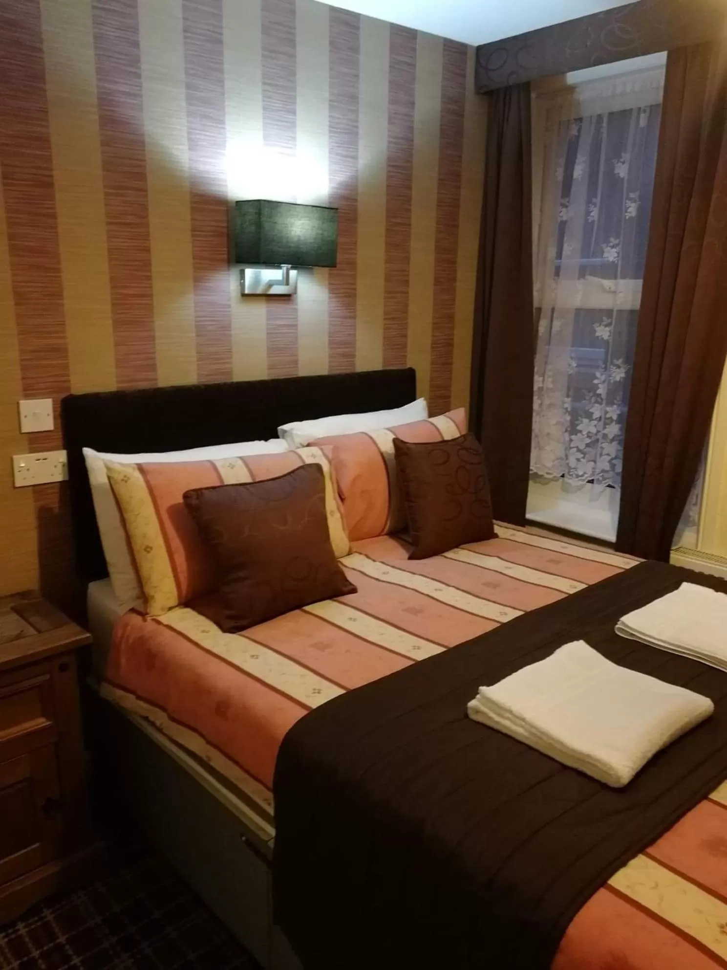 Bedroom, Bed in The Trafford Hotel