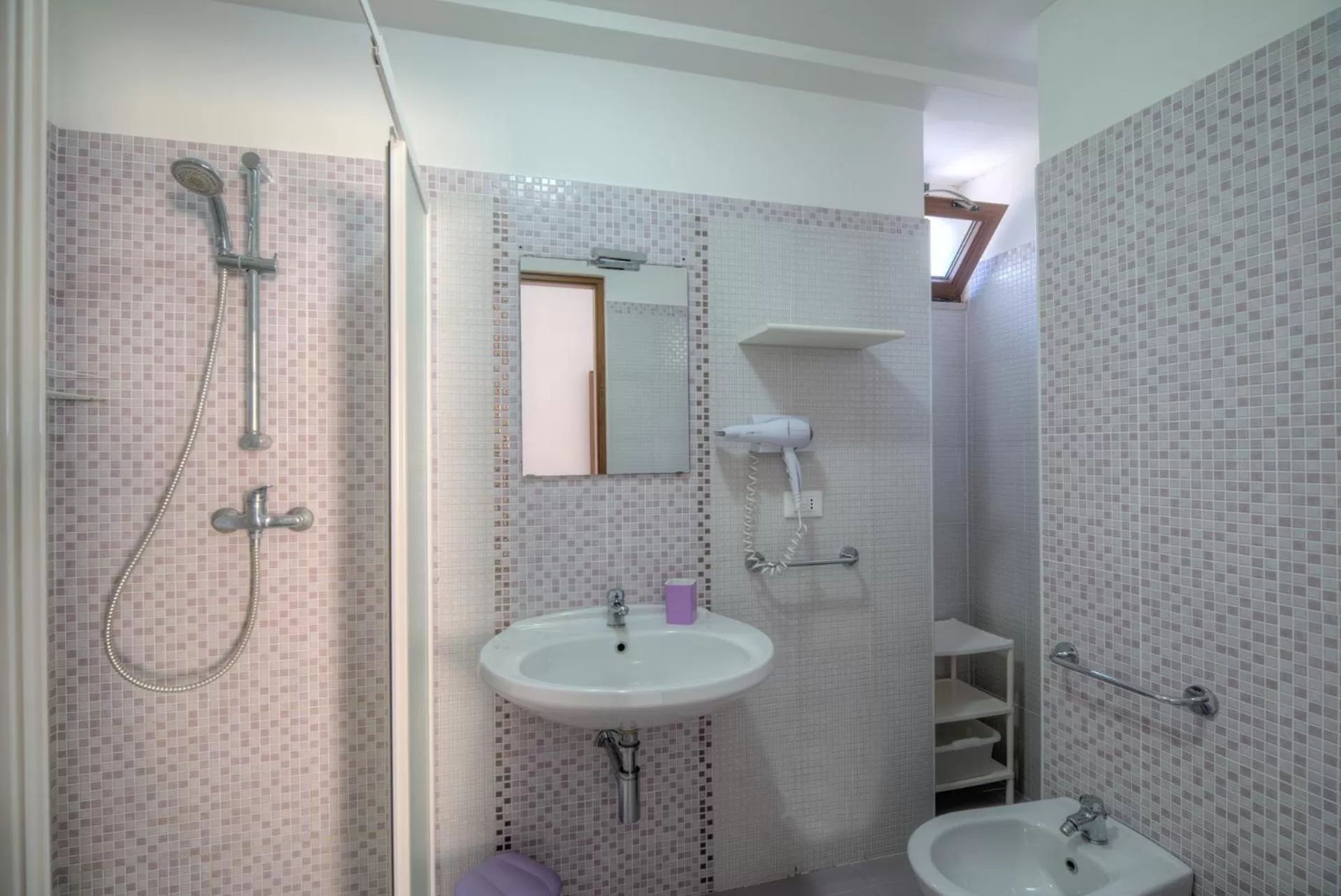 Bathroom in Lu Caffa by Typney