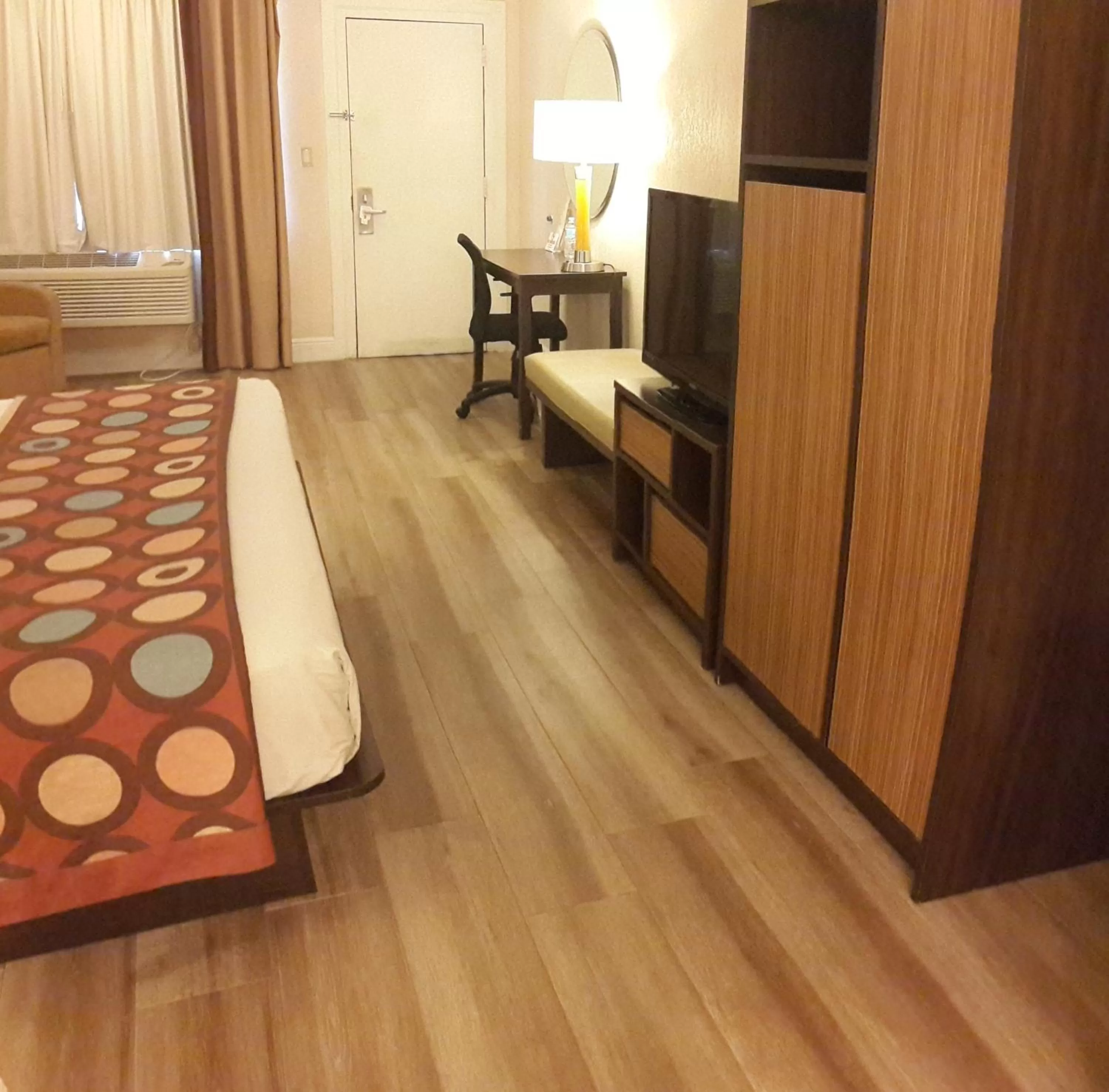 Decorative detail, Bed in Super 8 by Wyndham Florida City/Homestead/Everglades