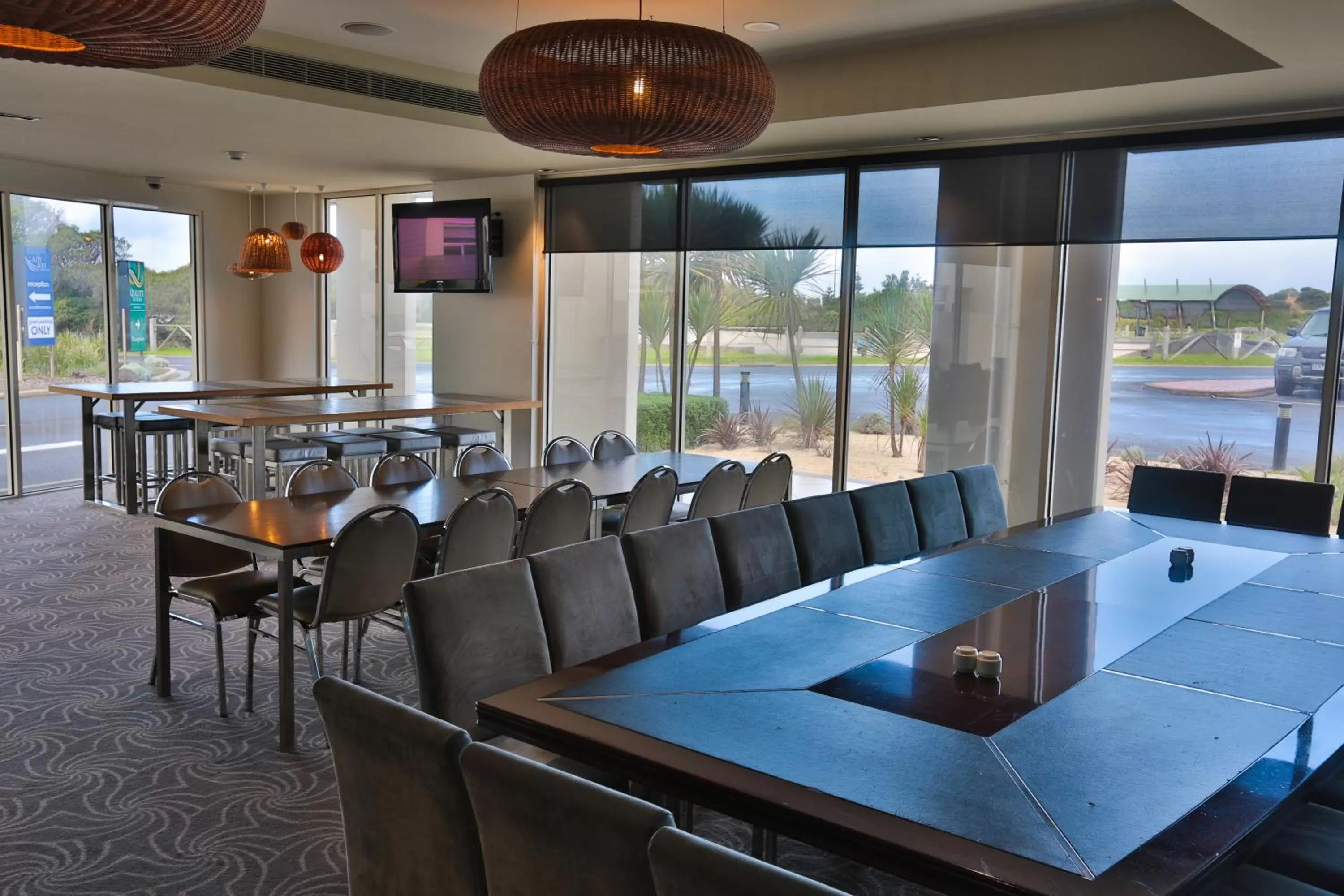 Restaurant/places to eat in Lady Bay Resort