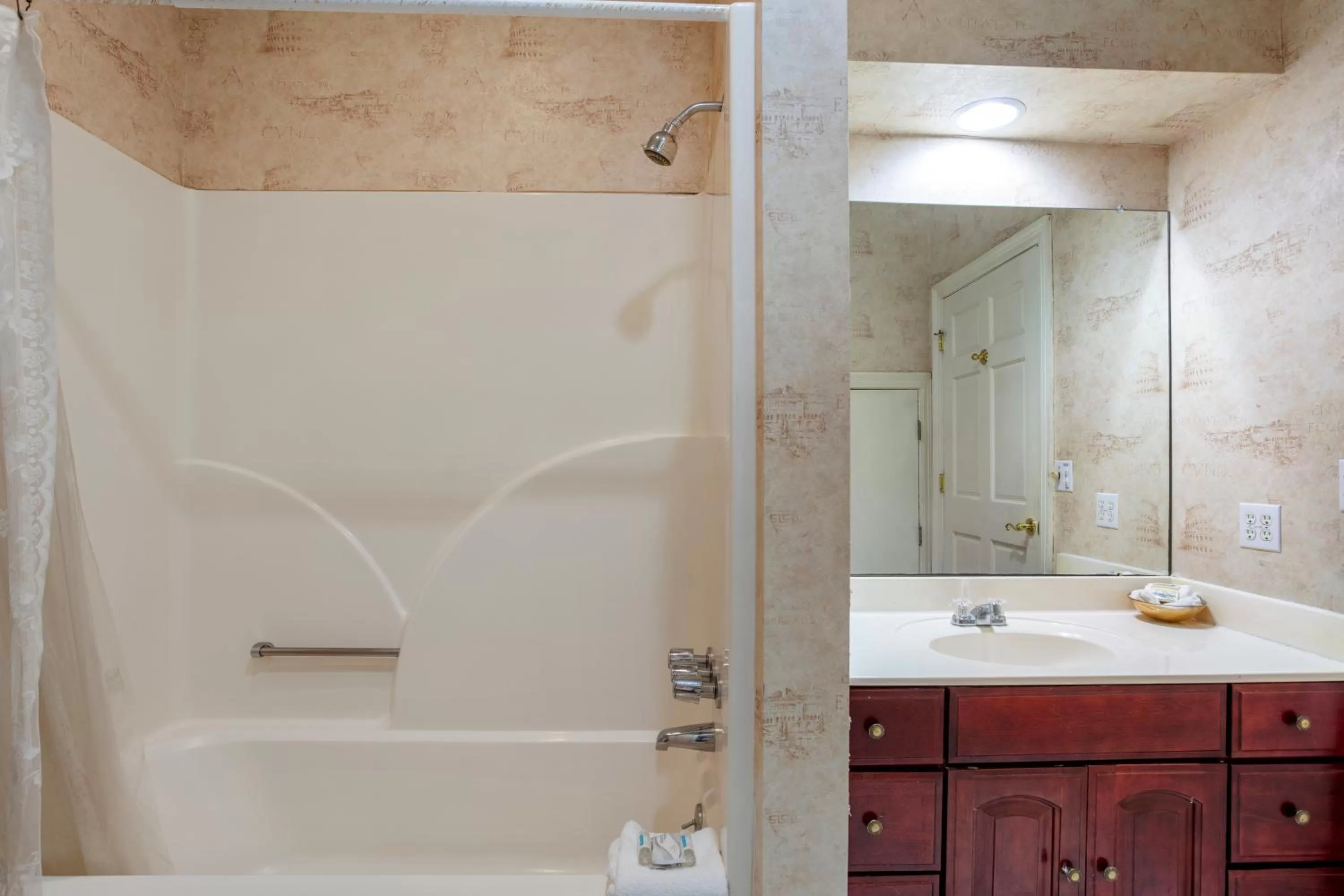 Edgewater Inn - Biloxi Beach