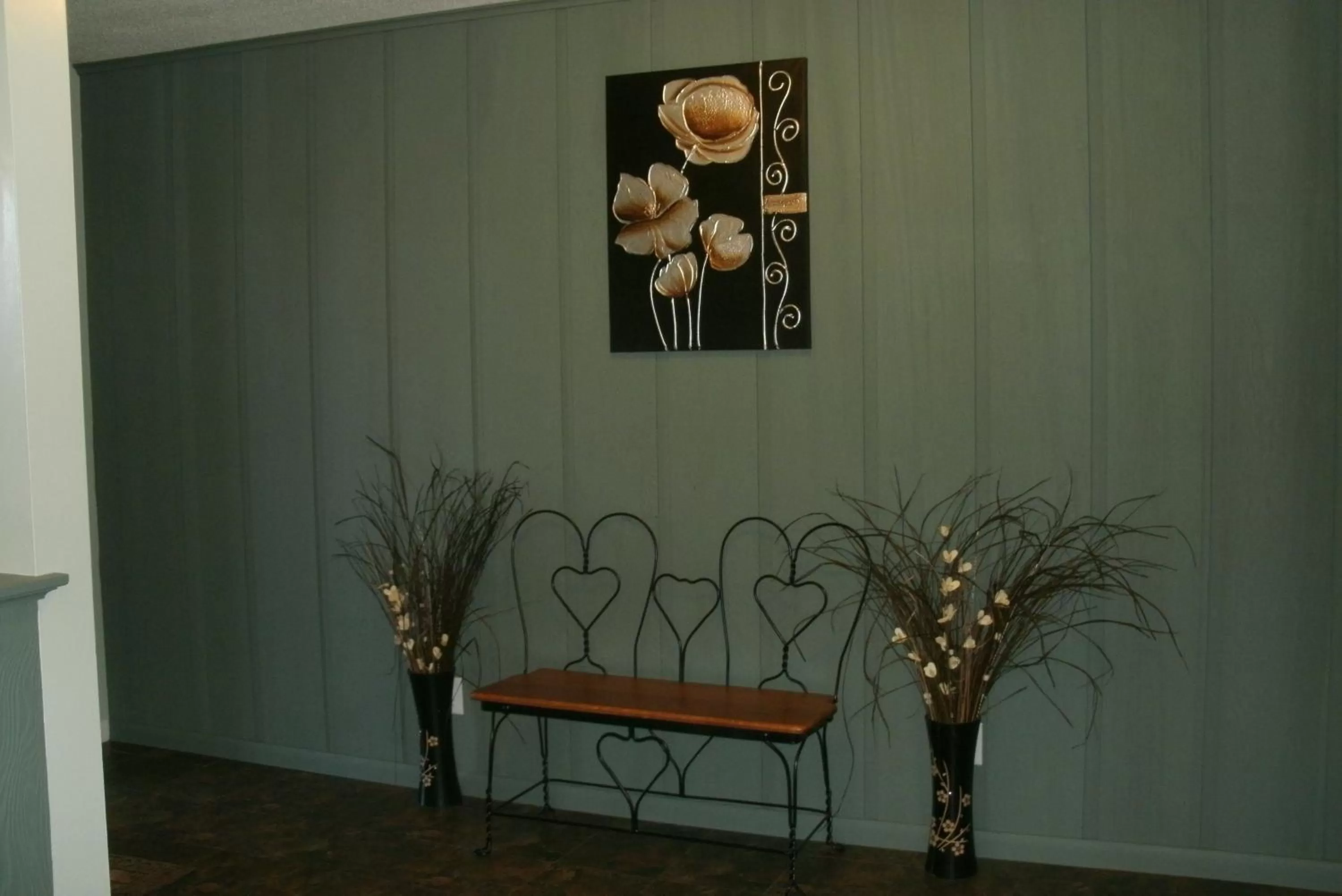 Facade/entrance in Budget Host Inn