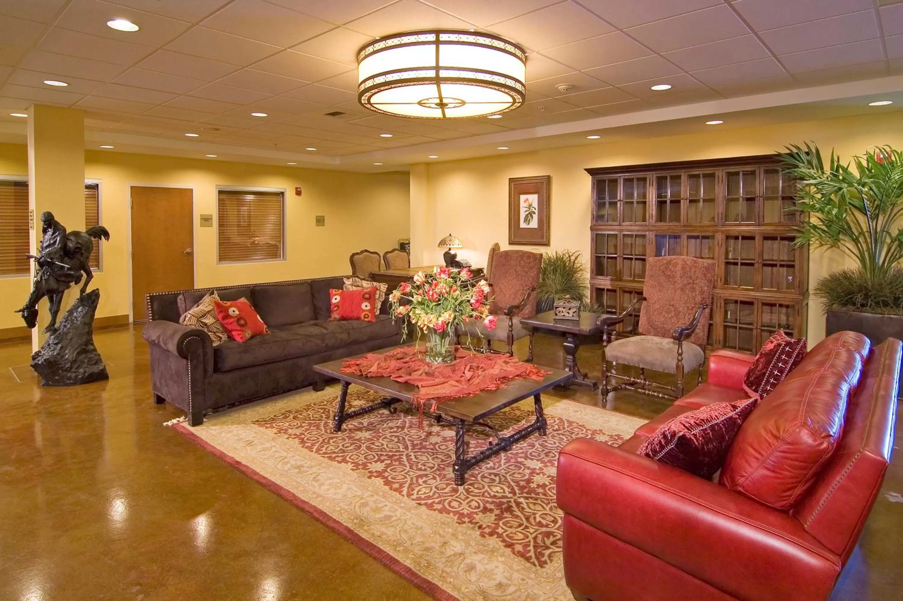 Seating area in Raintree's Sandcastle, Birch Bay